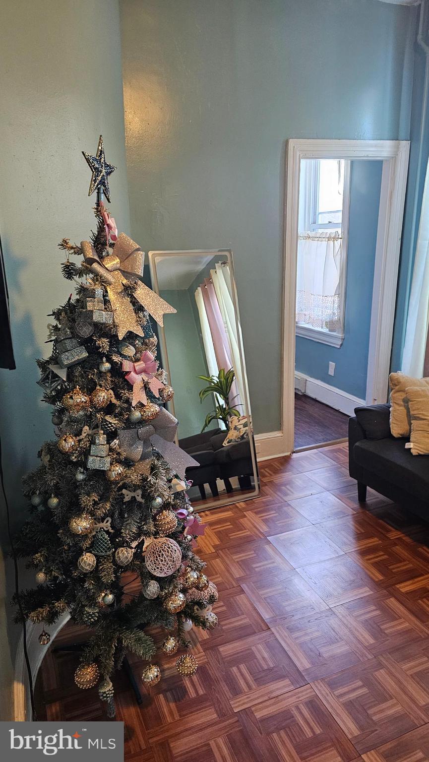 EAST KENSINGTON - Commercial Sale