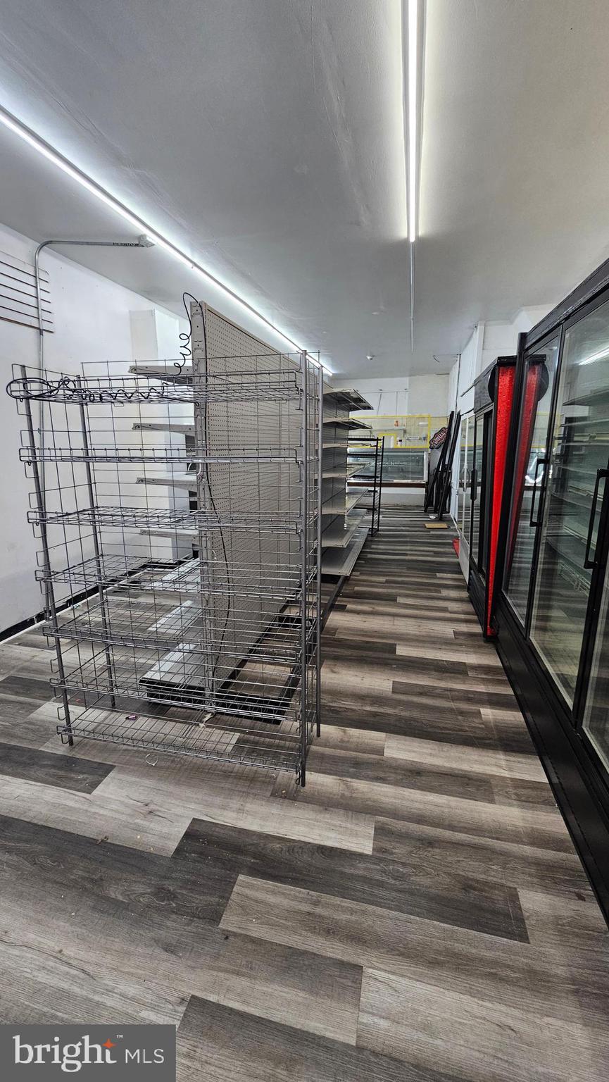 EAST KENSINGTON - Commercial Sale