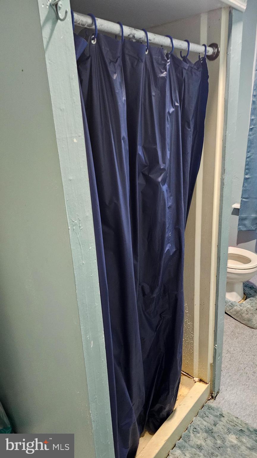 EAST KENSINGTON - Commercial Sale