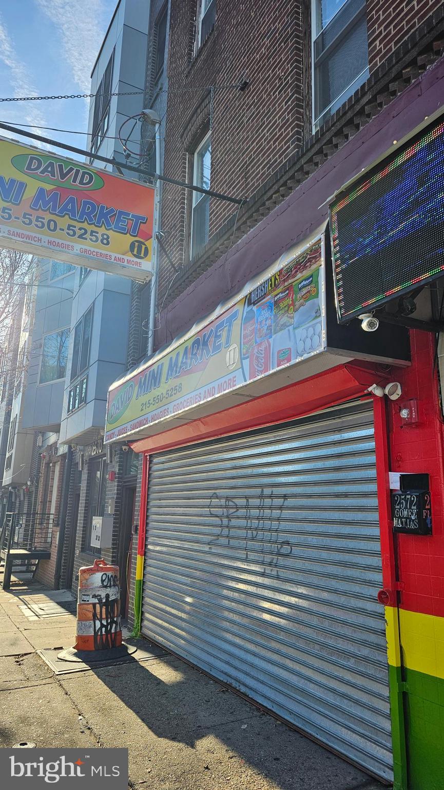 EAST KENSINGTON - Commercial Sale