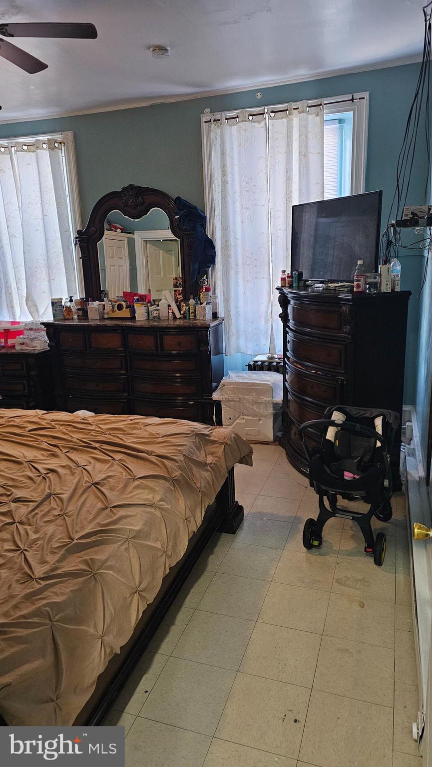 EAST KENSINGTON - Commercial Sale