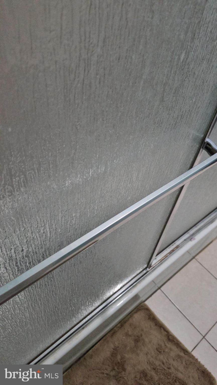 EAST KENSINGTON - Commercial Sale