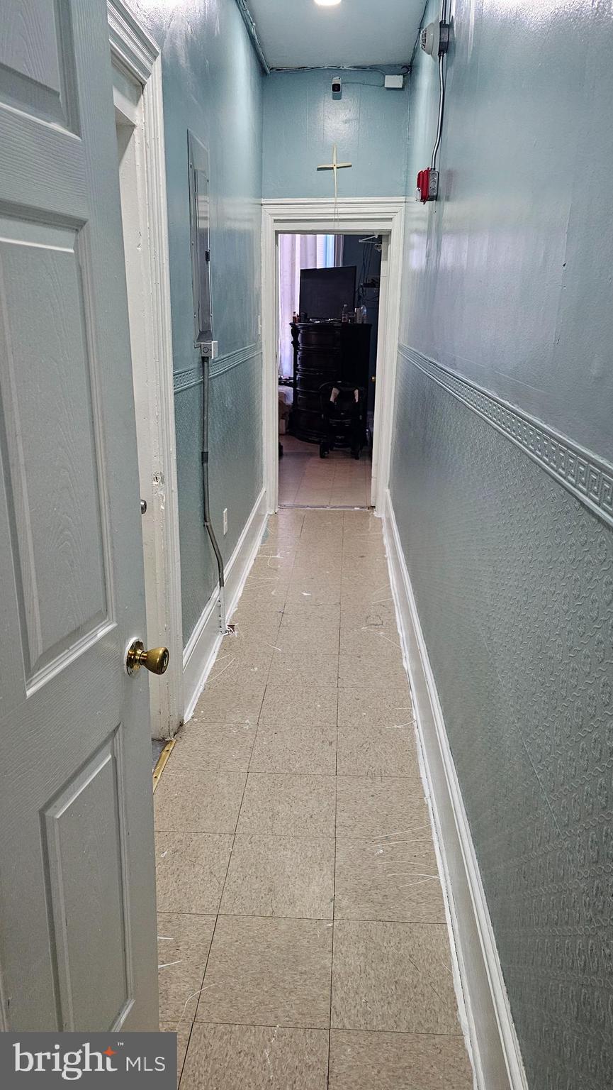 EAST KENSINGTON - Commercial Sale