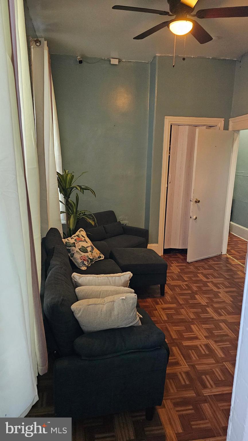 EAST KENSINGTON - Commercial Sale