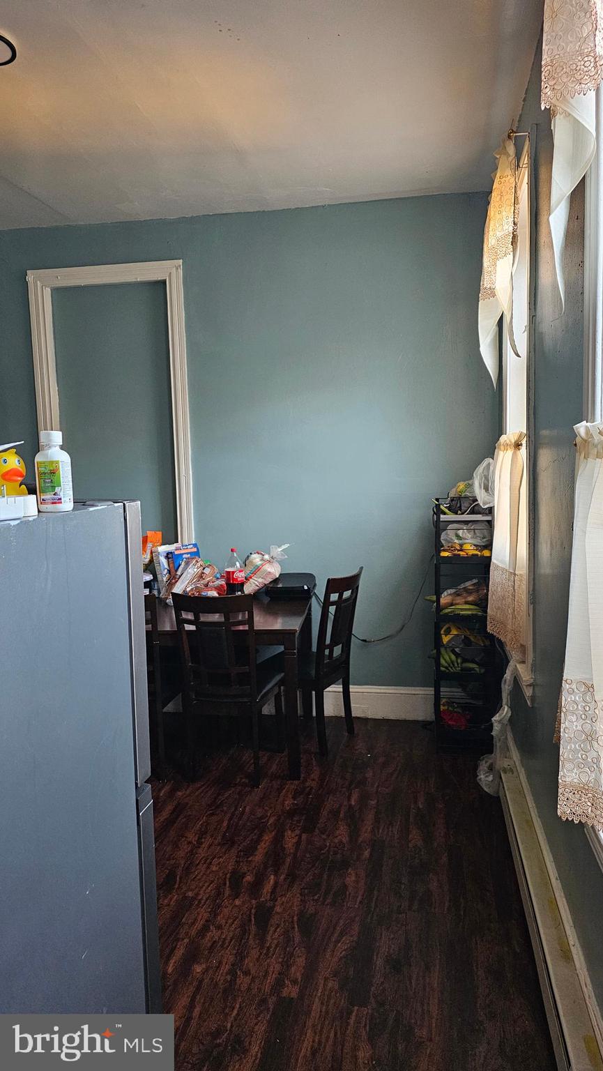 EAST KENSINGTON - Commercial Sale