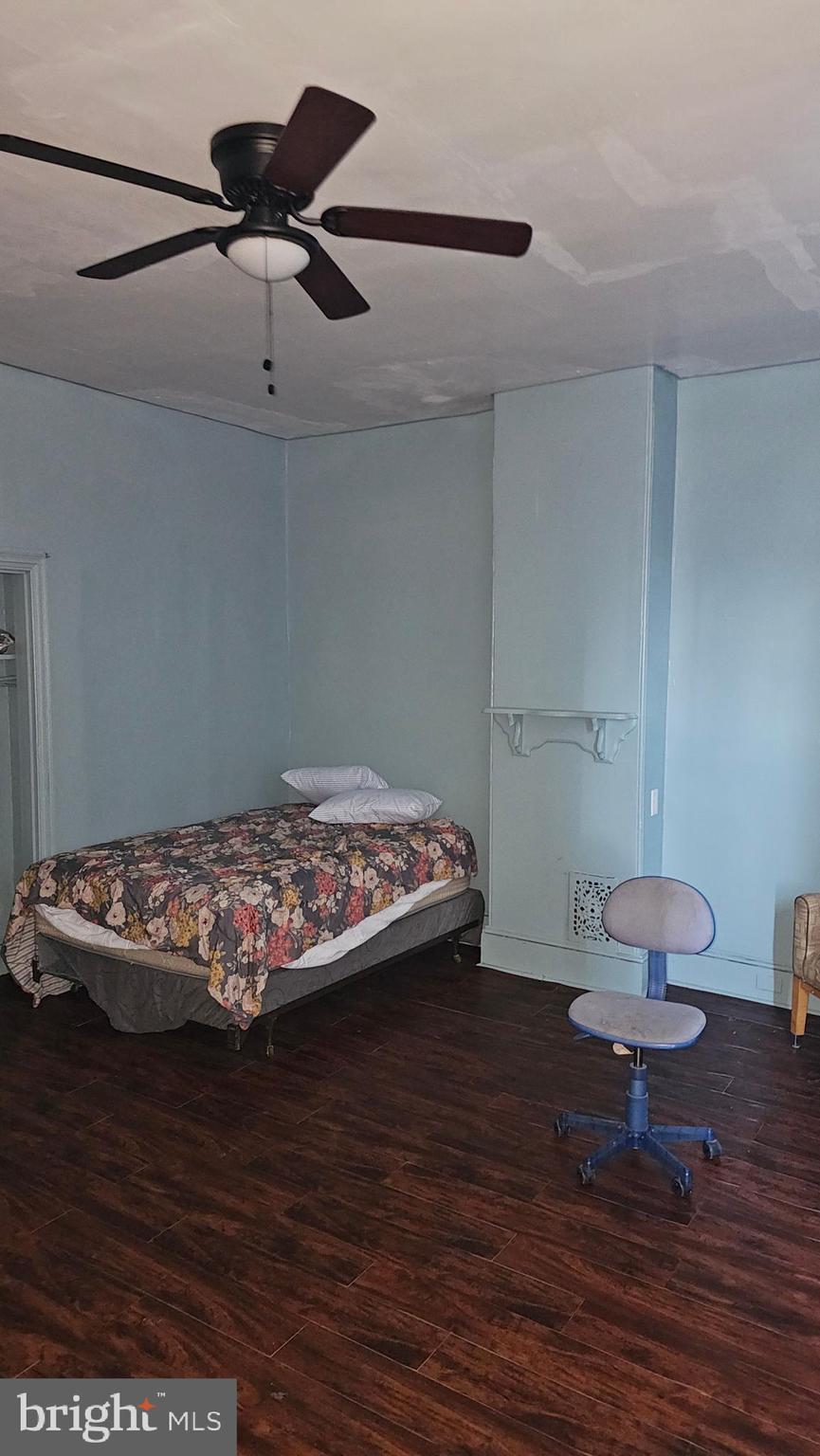 EAST KENSINGTON - Commercial Sale