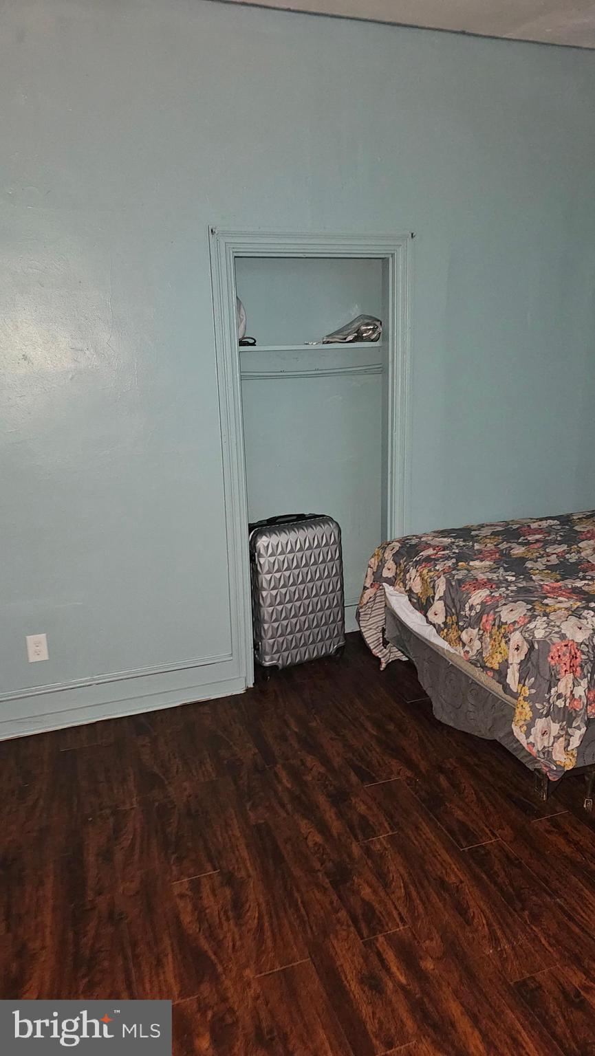 EAST KENSINGTON - Commercial Sale