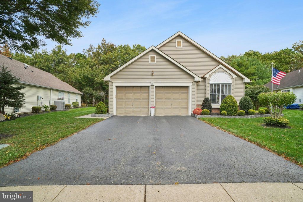 Photo of 2703 Meadow Lake Drive, TOMS RIVER, NJ 08755 (MLS # NJOC2037924)