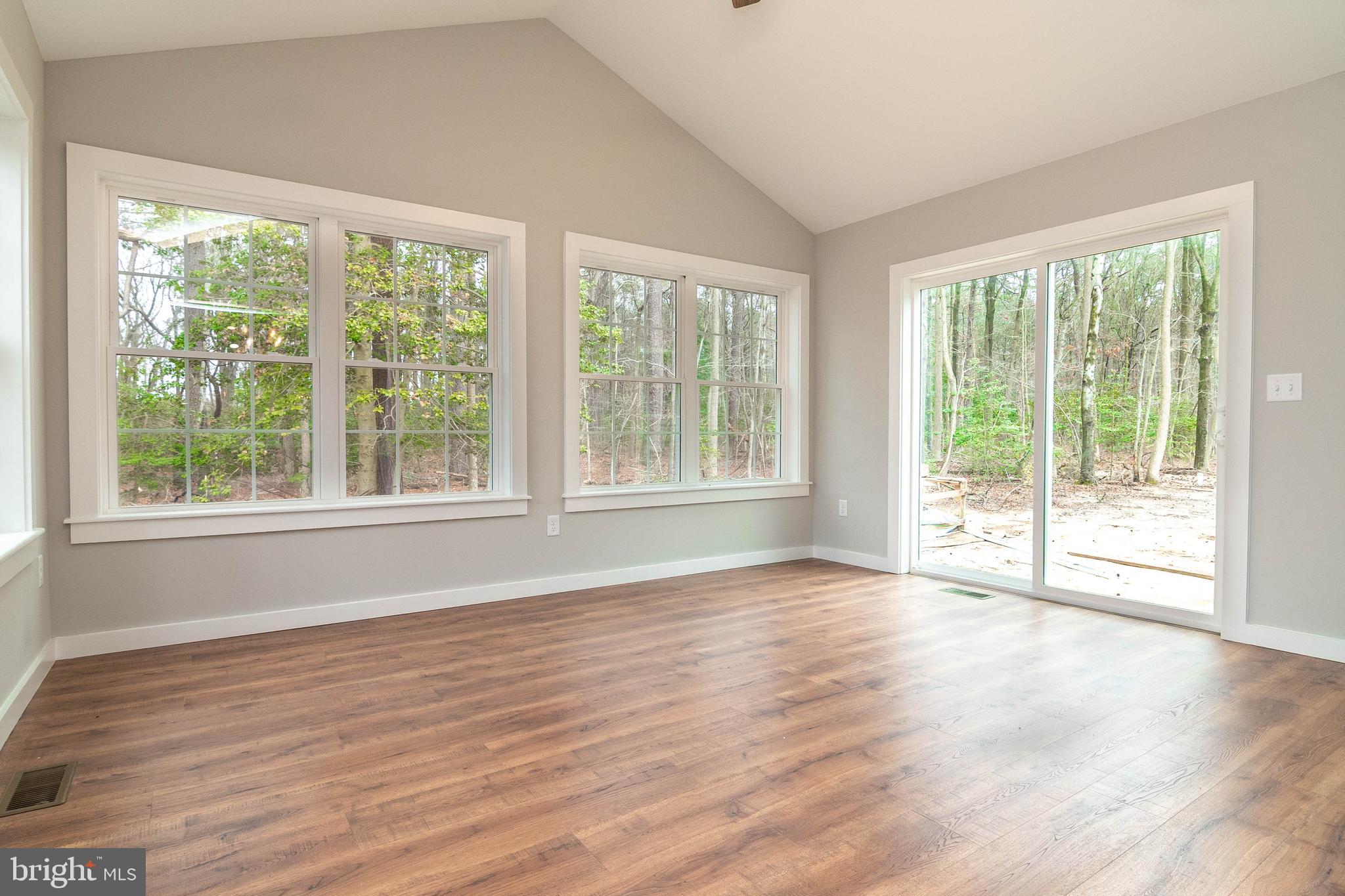 CEDAR CREEK - Residential