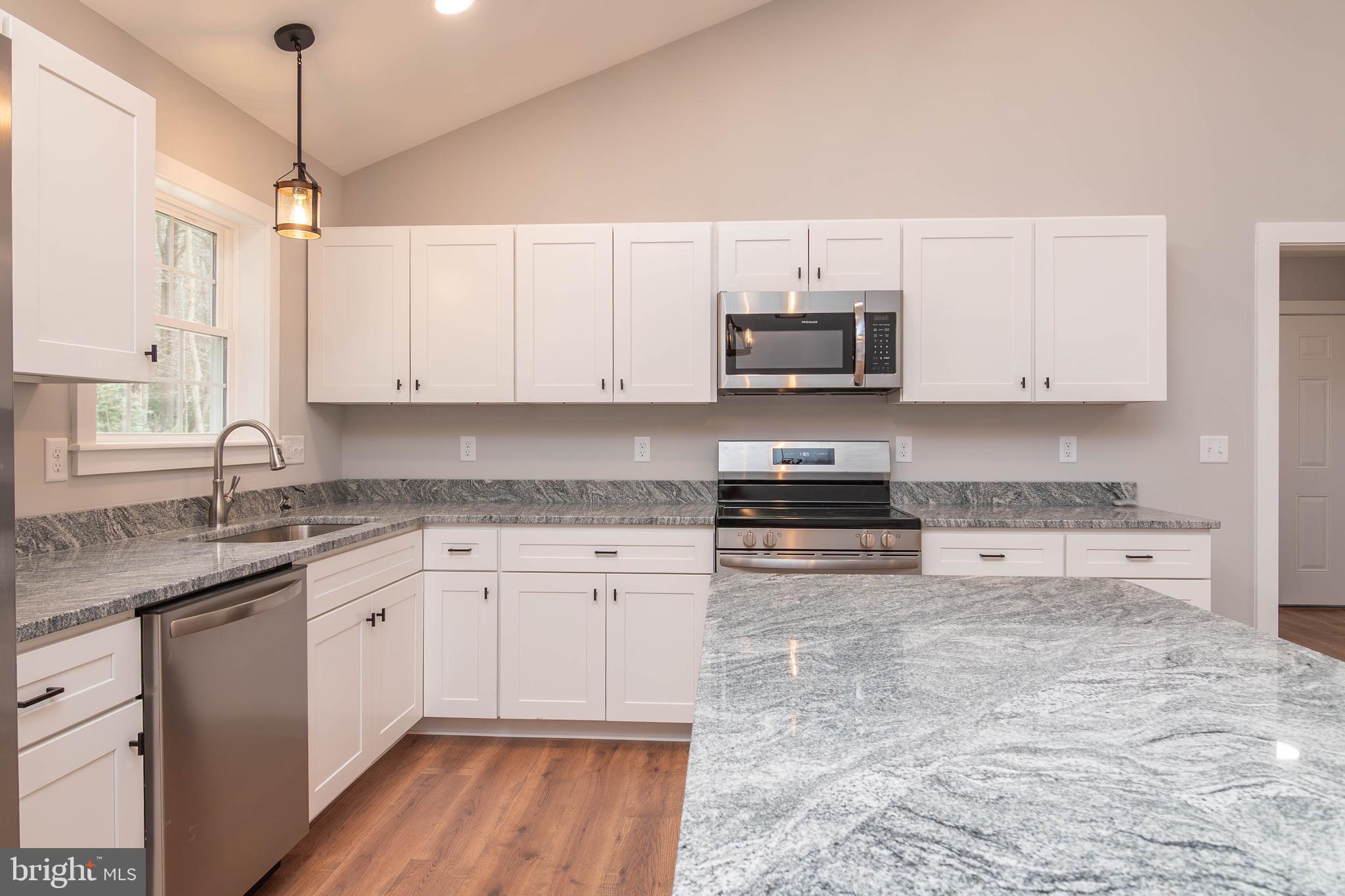 CEDAR CREEK - Residential