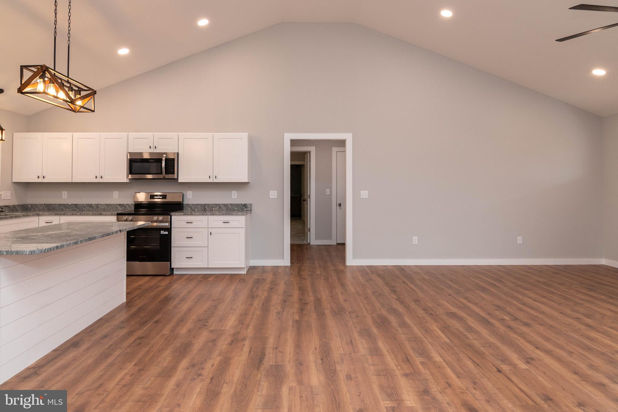 CEDAR CREEK - Residential