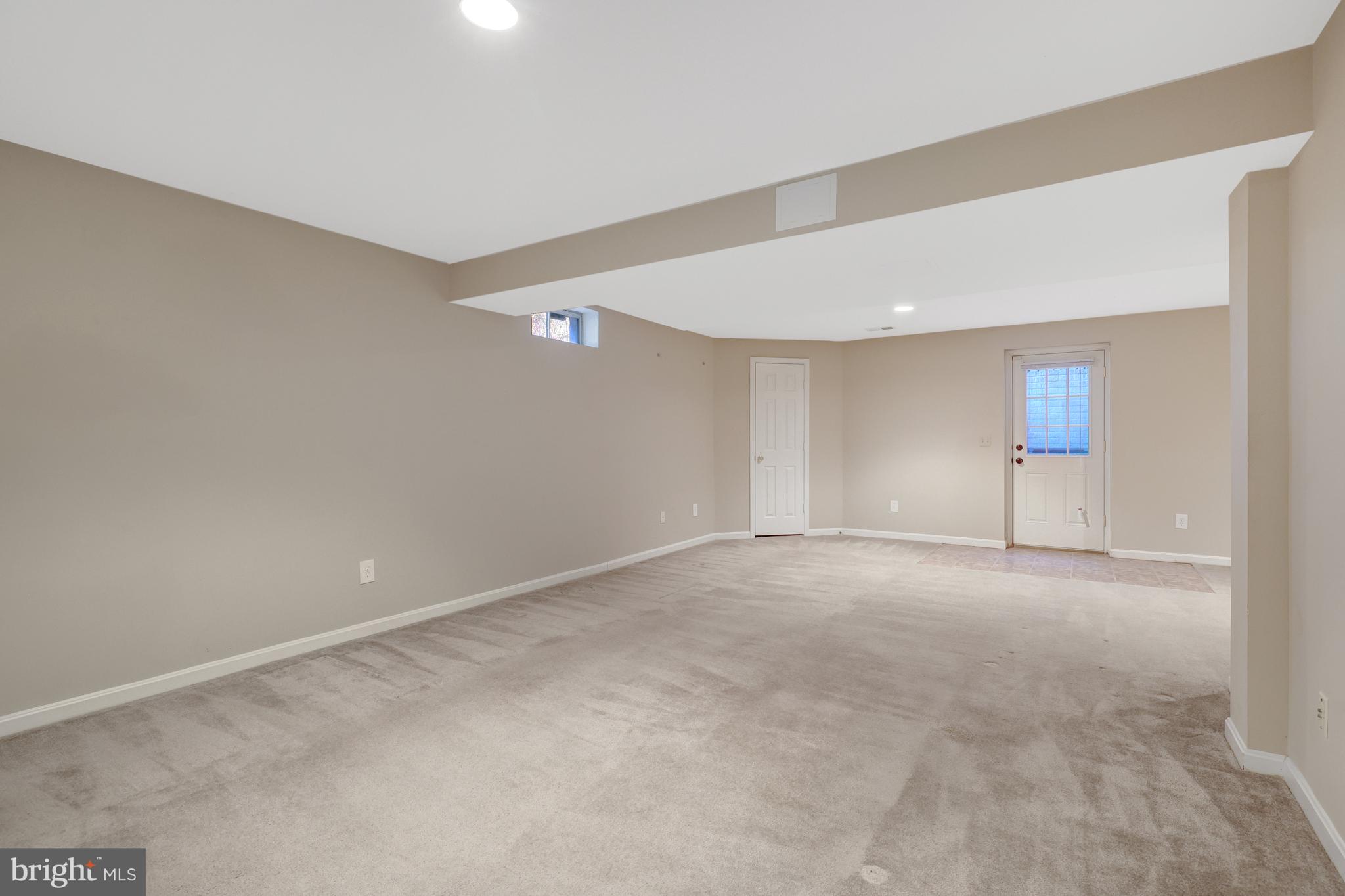 POLO FIELDS - Residential Lease