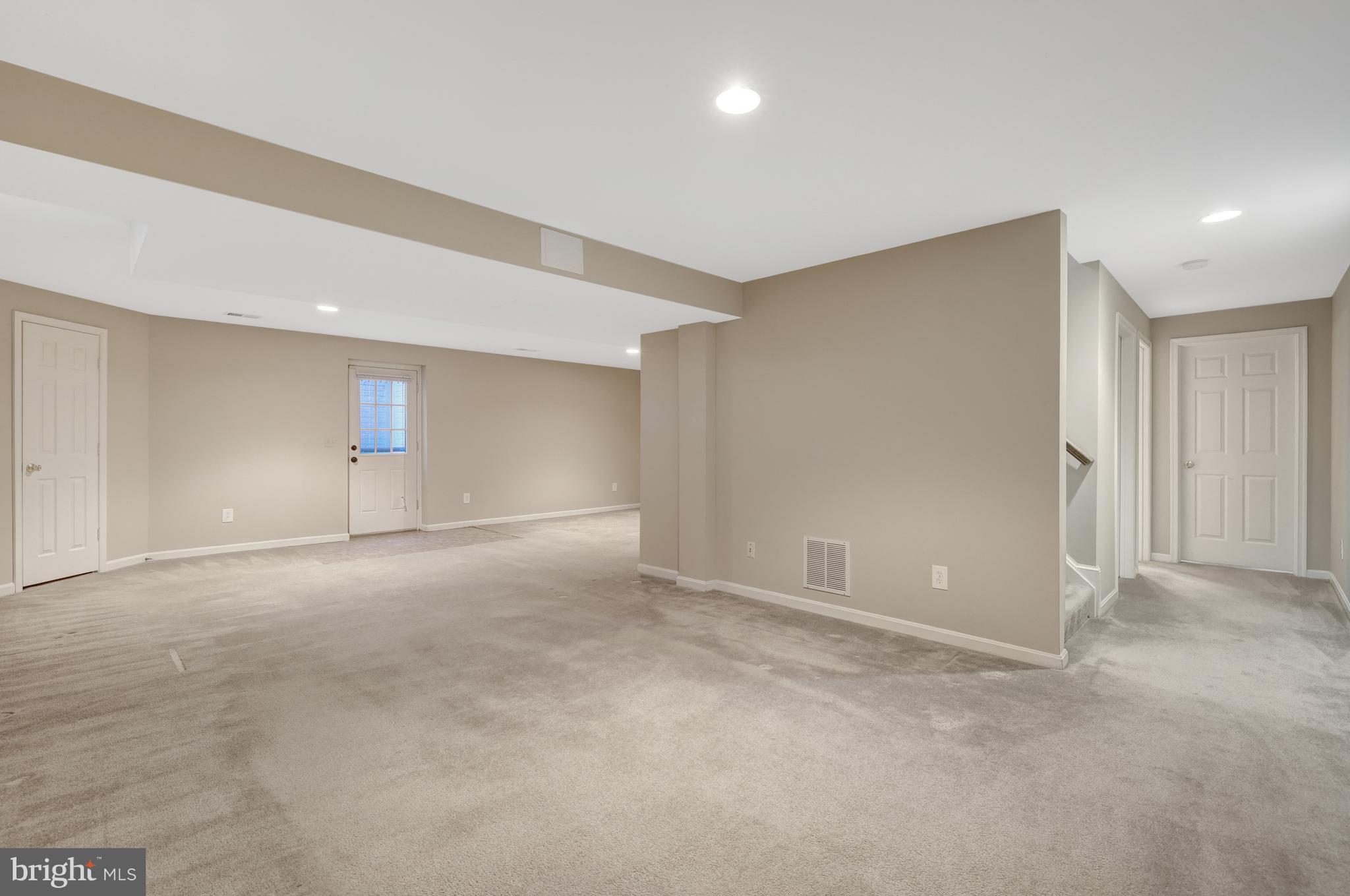 POLO FIELDS - Residential Lease