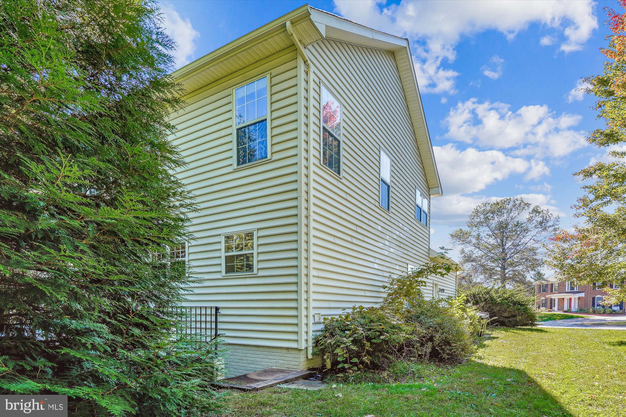 POLO FIELDS - Residential Lease