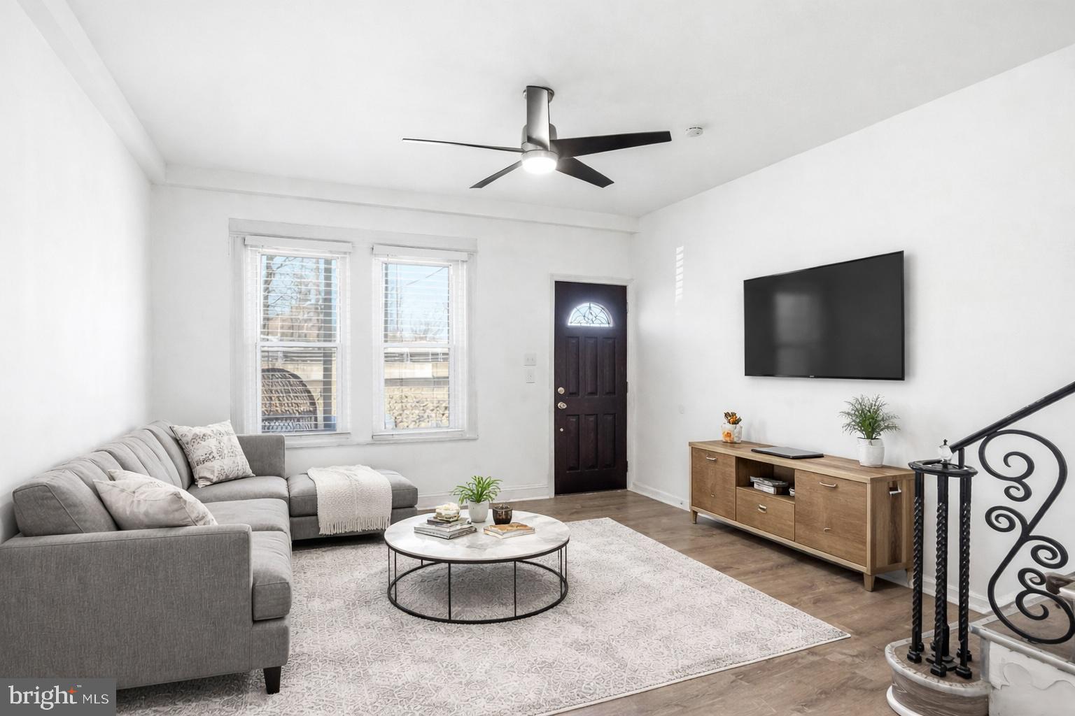 11 E ATLANTIC AVENUE