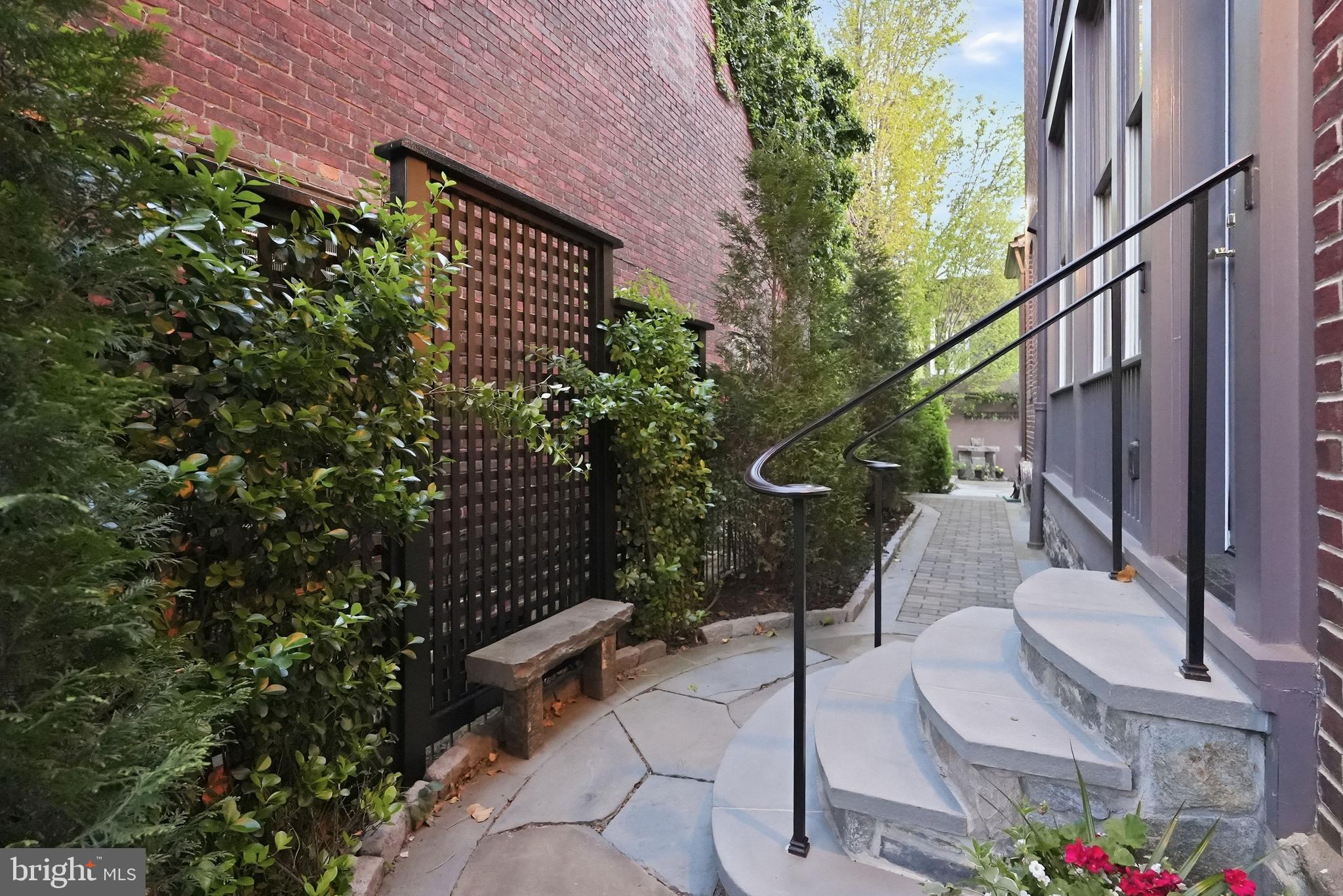 GEORGETOWN - Residential