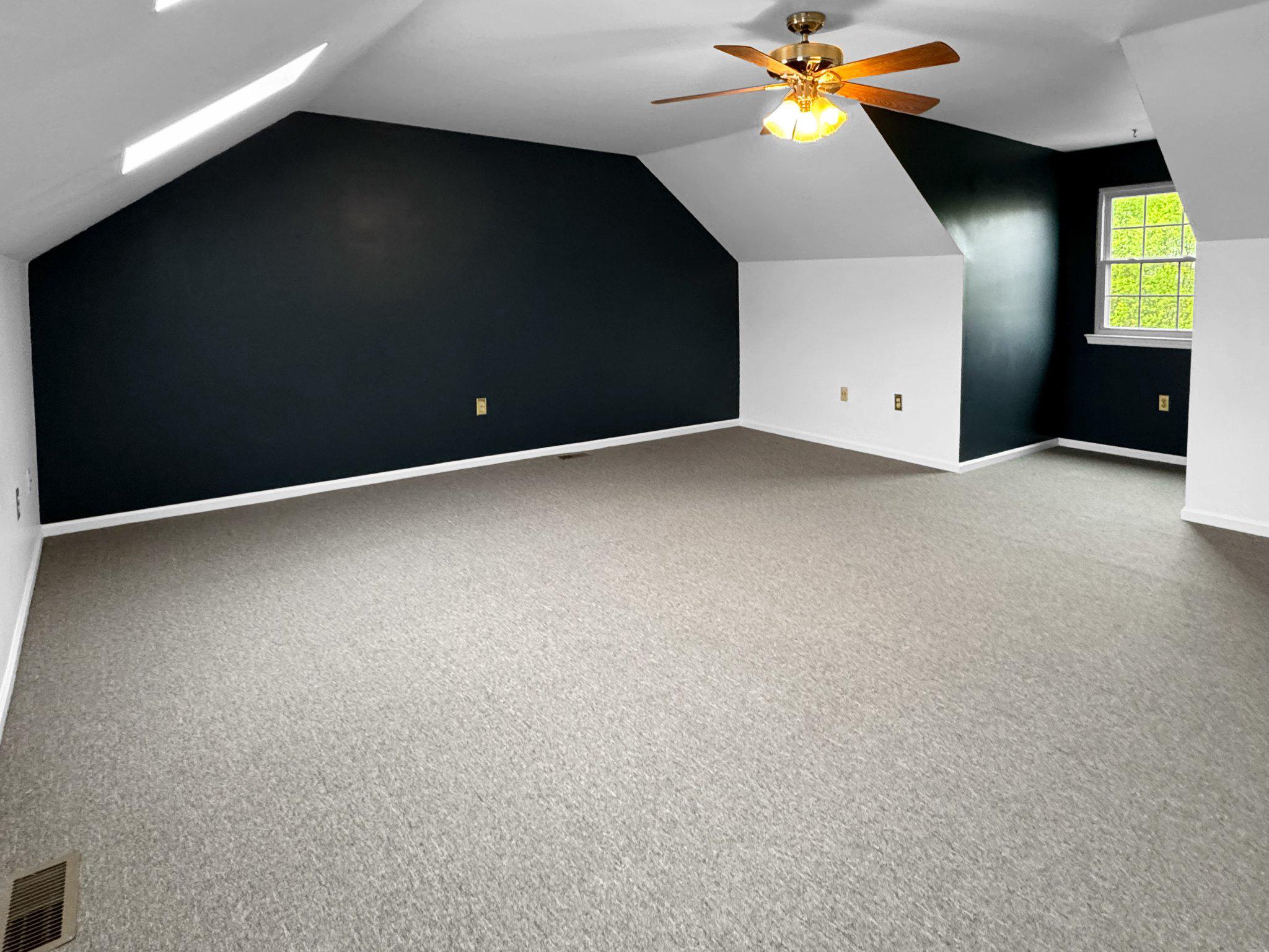 JAMESTOWN VIL - Residential