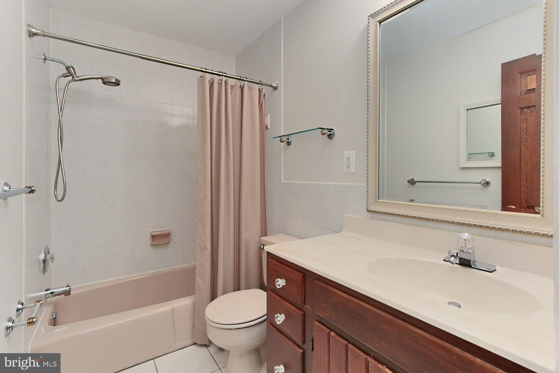 MOUNT VERNON MANOR - Residential