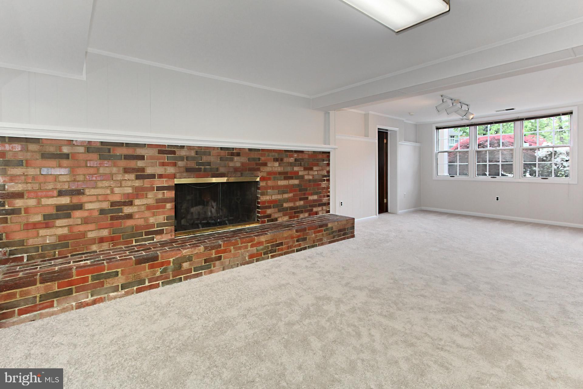 MOUNT VERNON MANOR - Residential