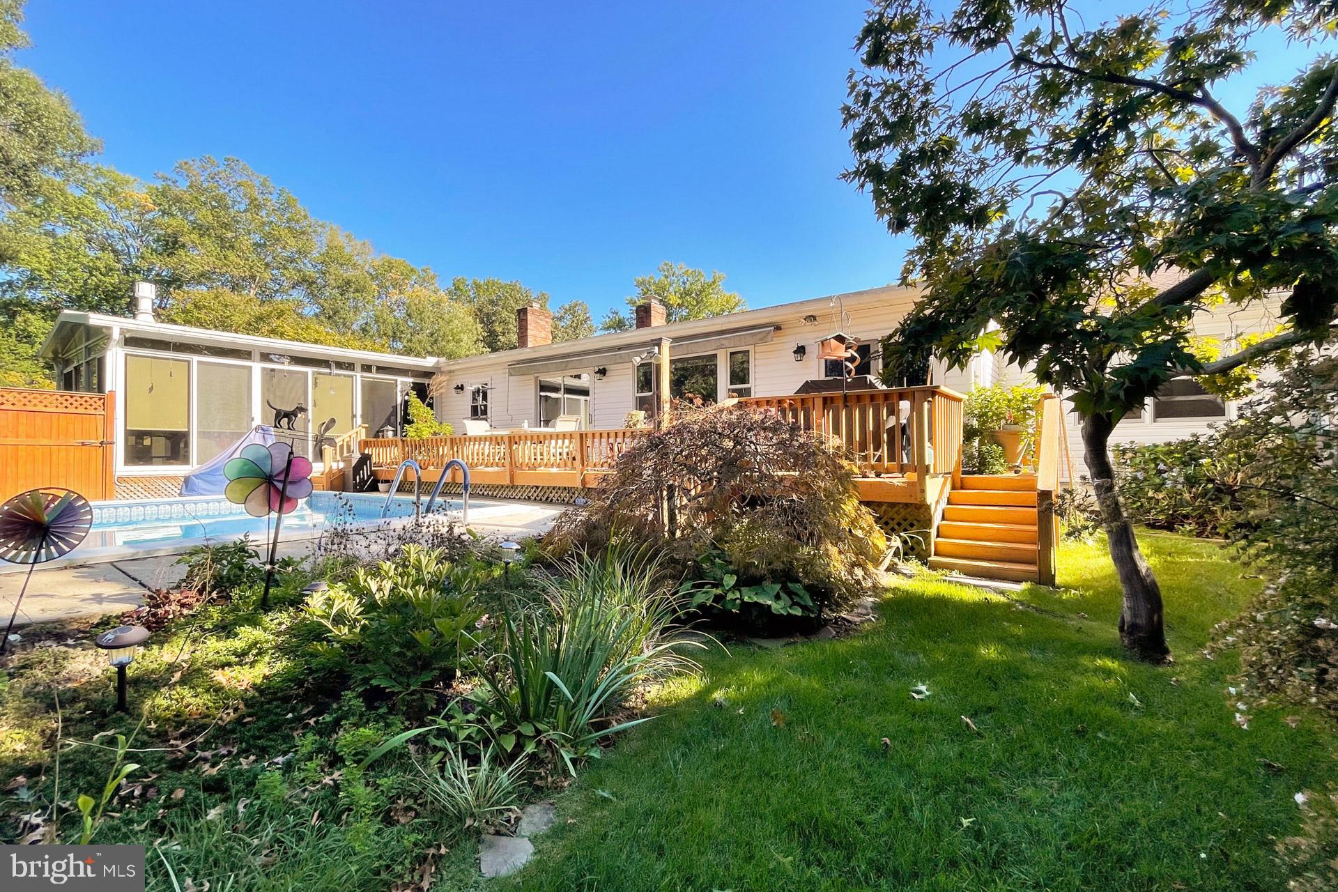 MOUNT VERNON MANOR - Residential