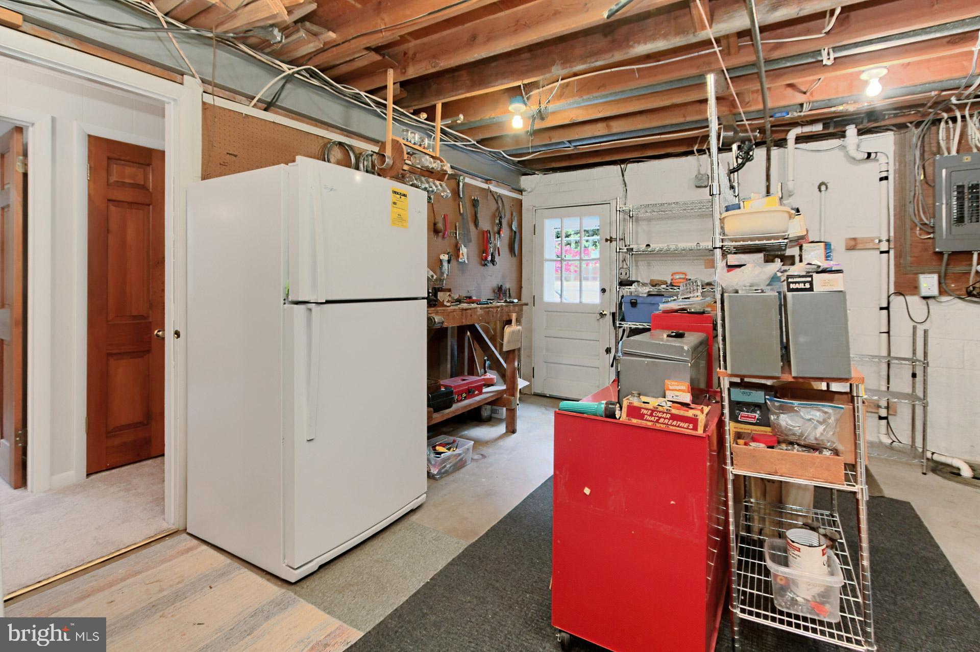 MOUNT VERNON MANOR - Residential