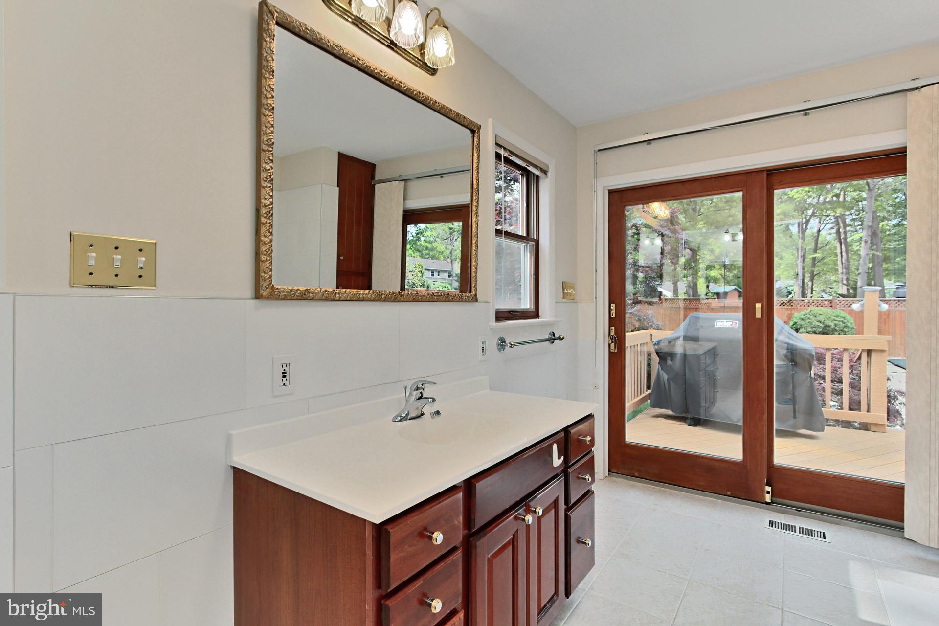 MOUNT VERNON MANOR - Residential