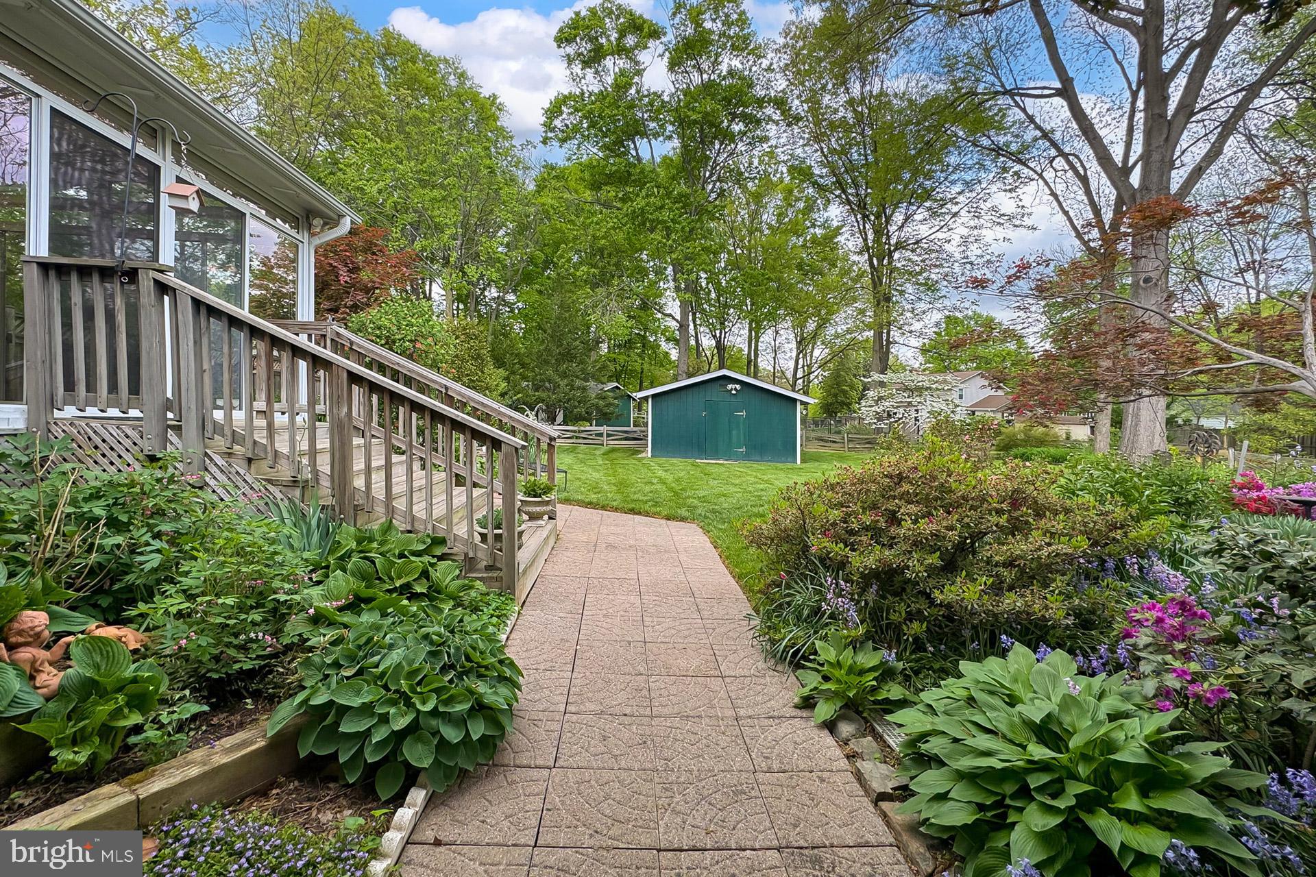 MOUNT VERNON MANOR - Residential