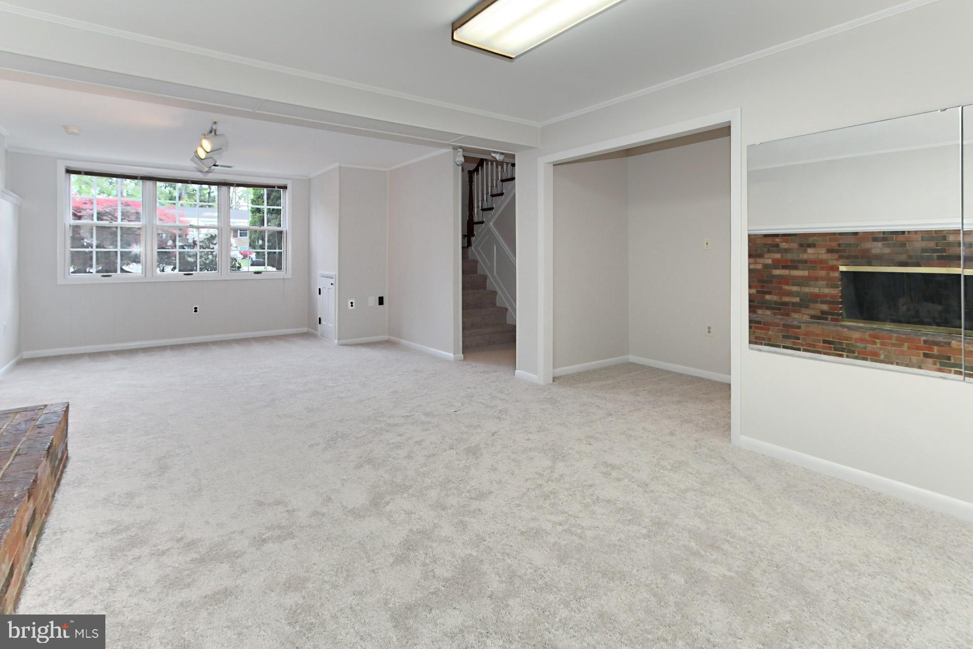 MOUNT VERNON MANOR - Residential