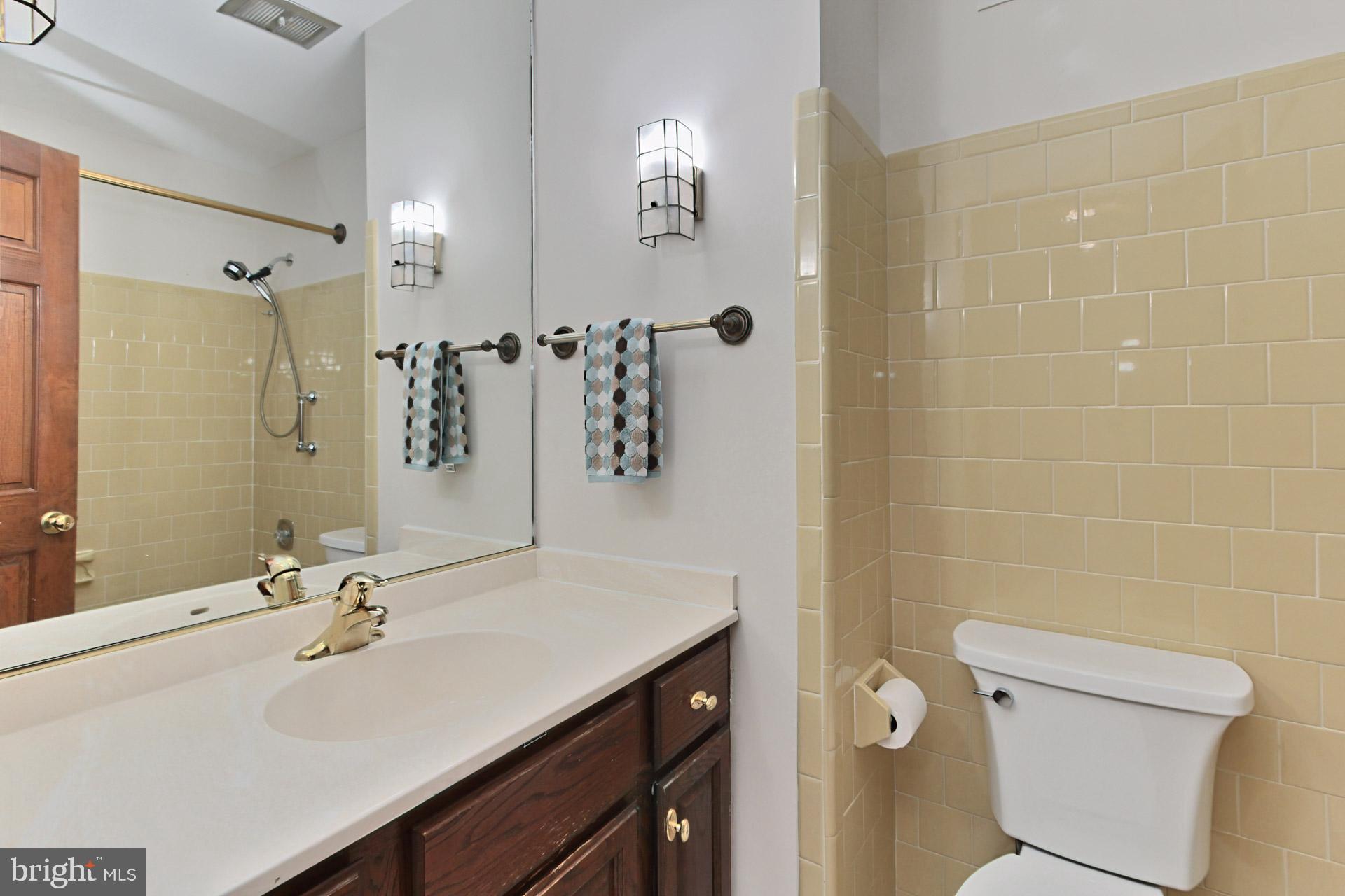 MOUNT VERNON MANOR - Residential