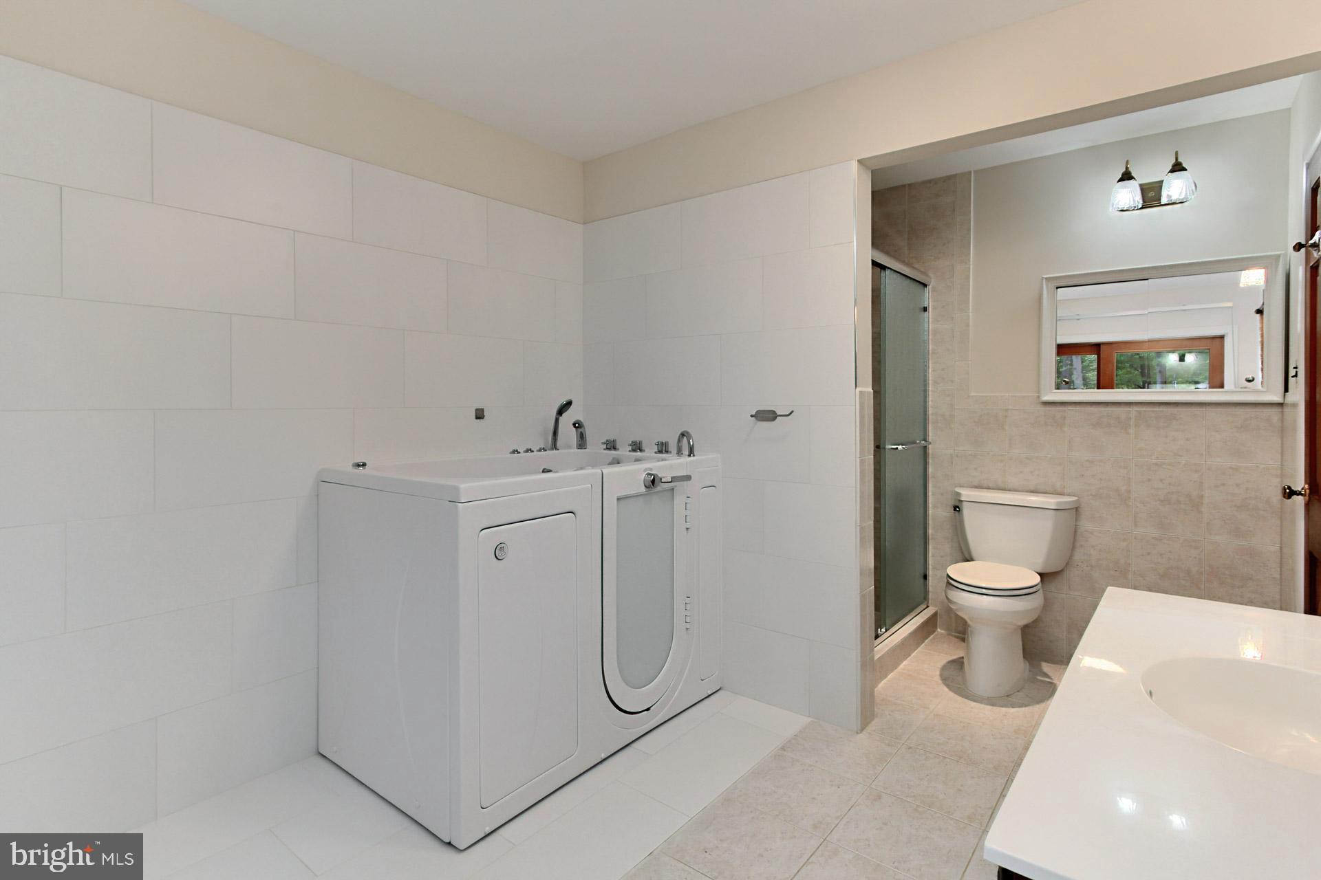 MOUNT VERNON MANOR - Residential