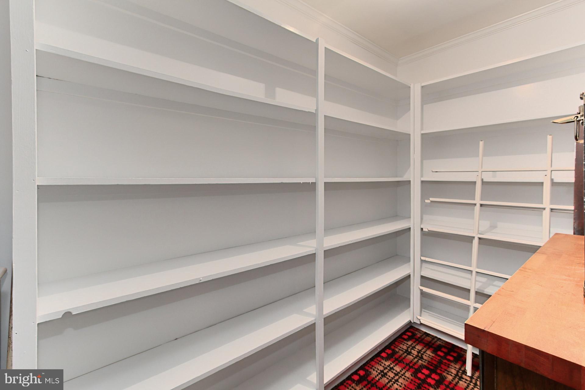 MOUNT VERNON MANOR - Residential