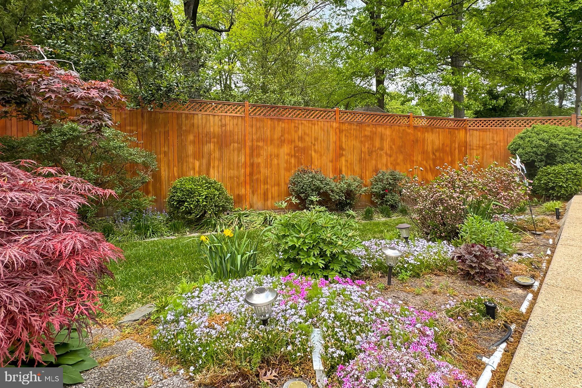 MOUNT VERNON MANOR - Residential