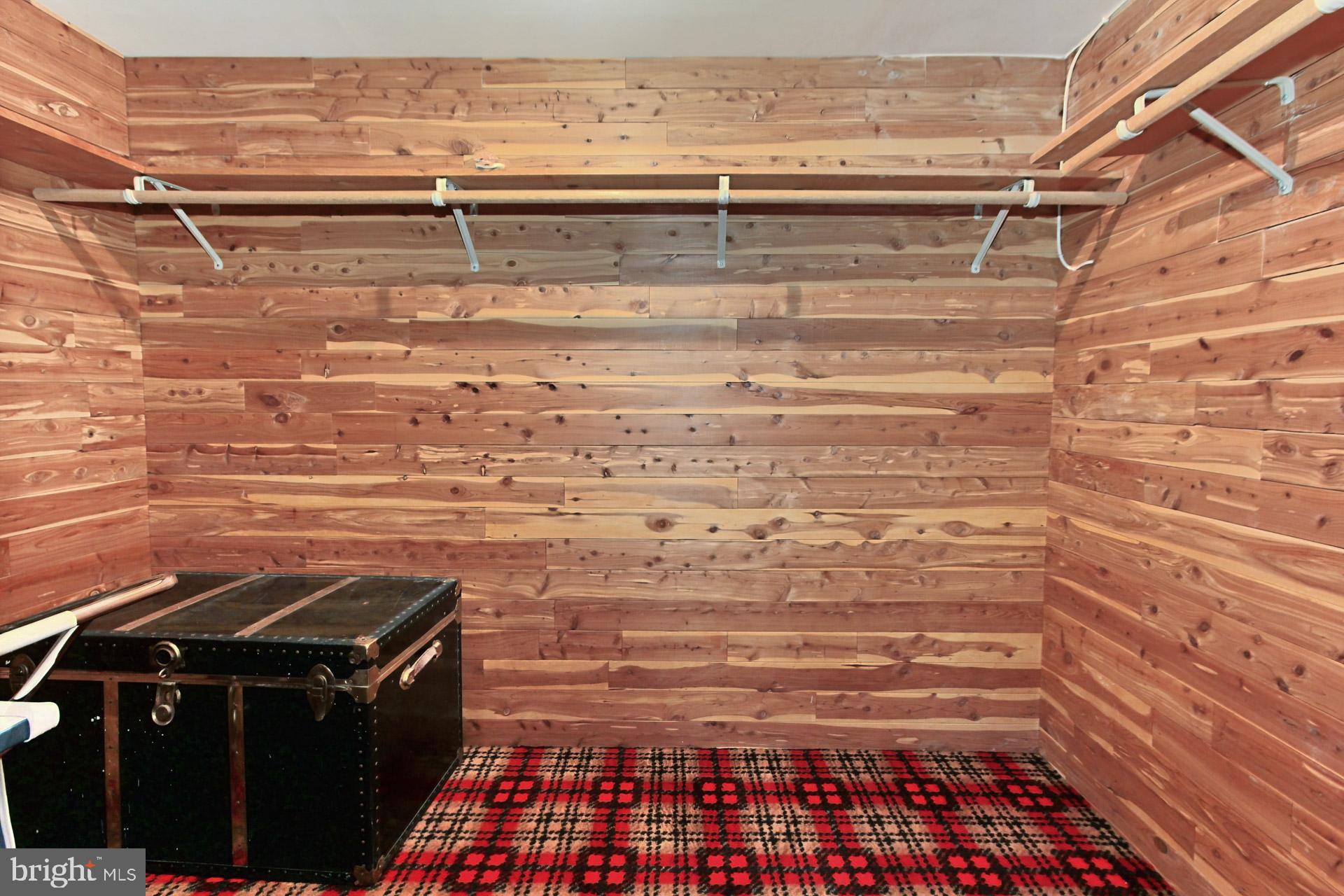 MOUNT VERNON MANOR - Residential