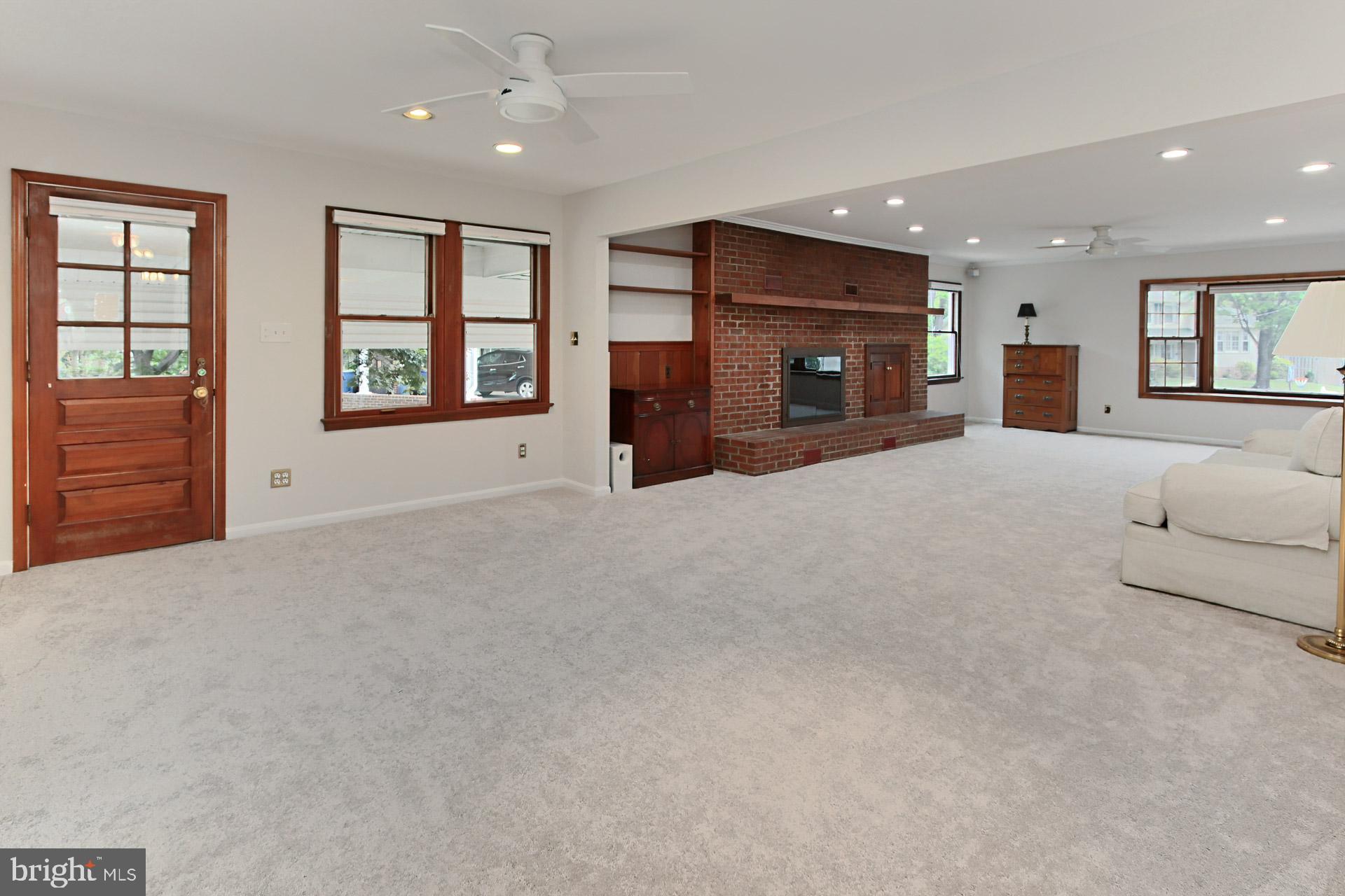 MOUNT VERNON MANOR - Residential