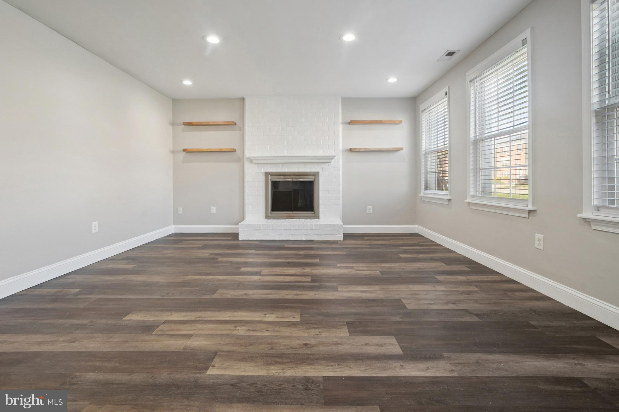 PINEDALE WOODS - Residential