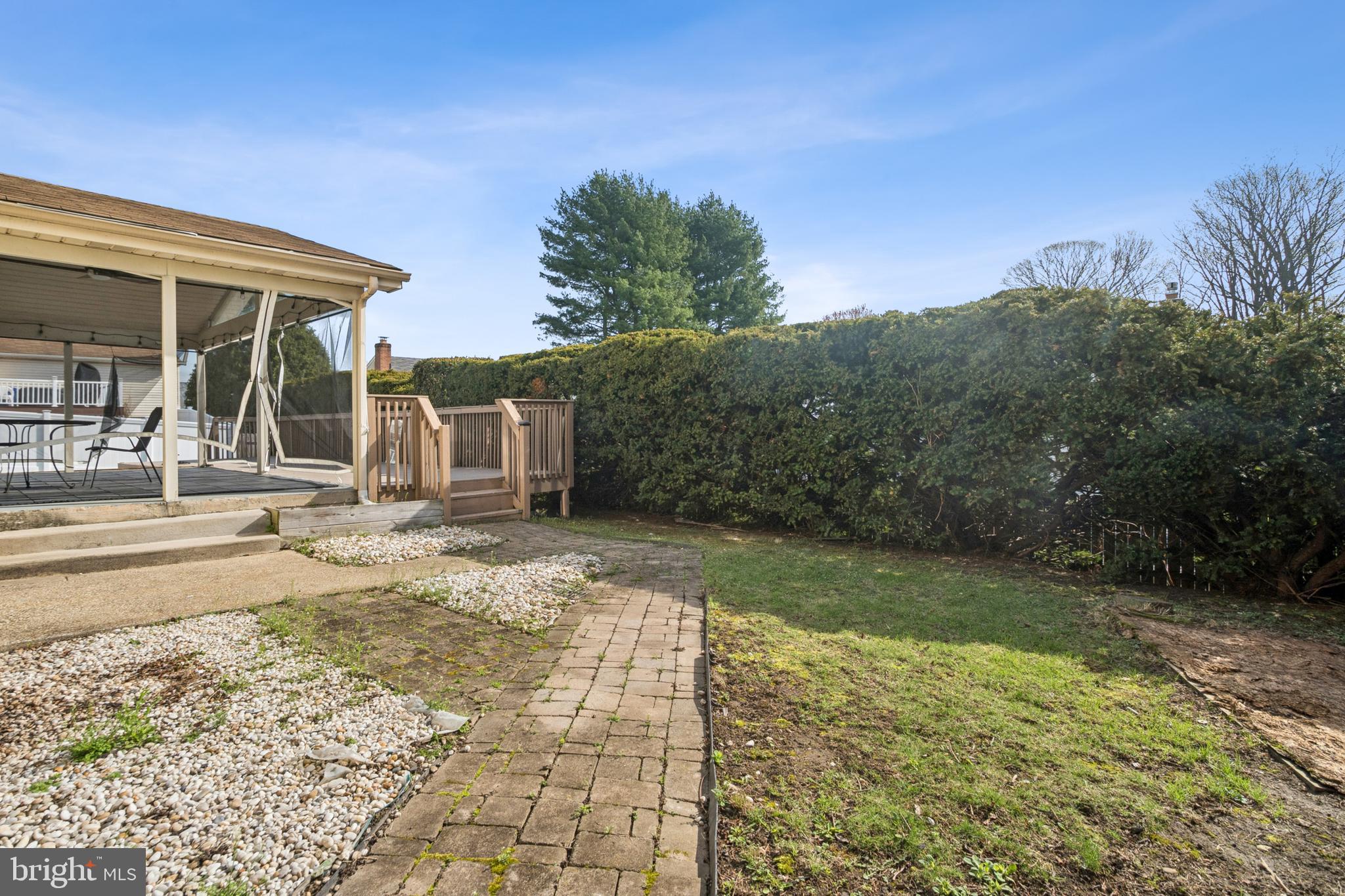 PINEDALE WOODS - Residential