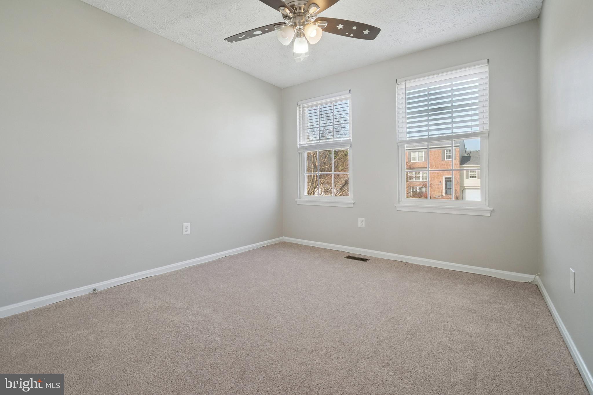 PINEDALE WOODS - Residential