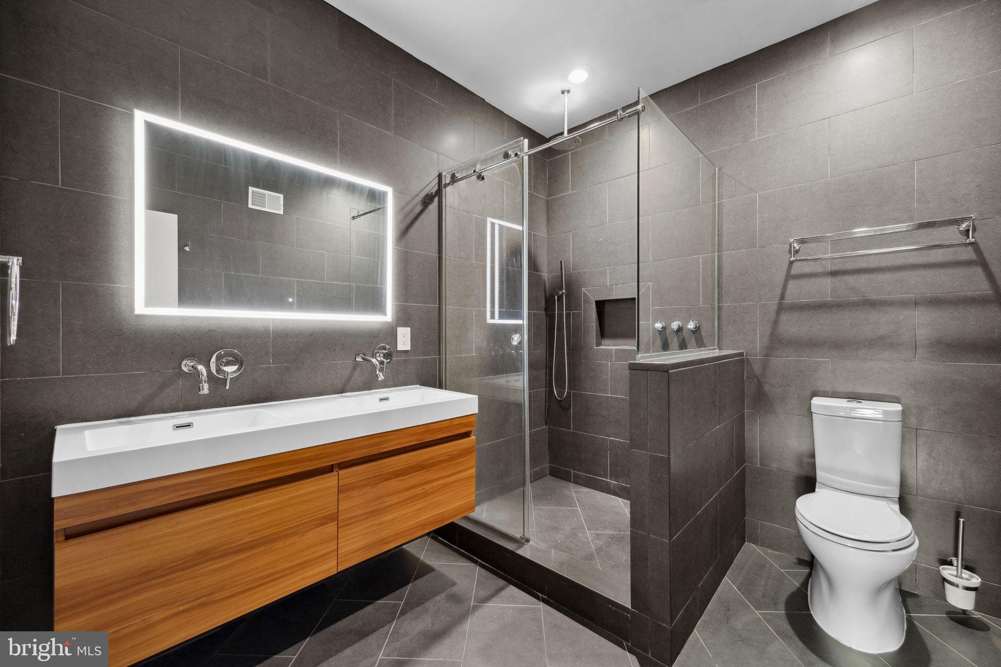 SOUTH KENSINGTON - Residential