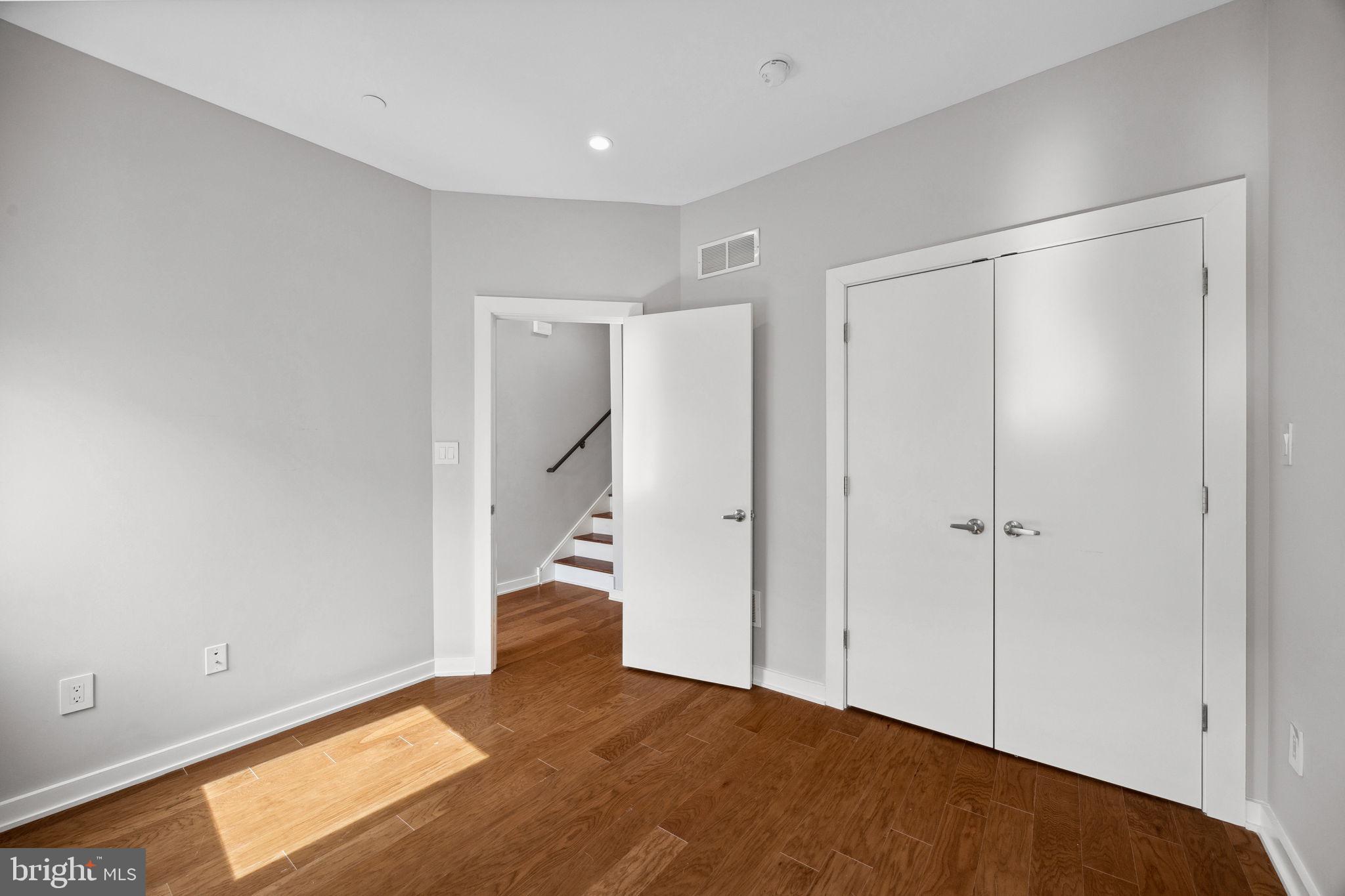 SOUTH KENSINGTON - Residential