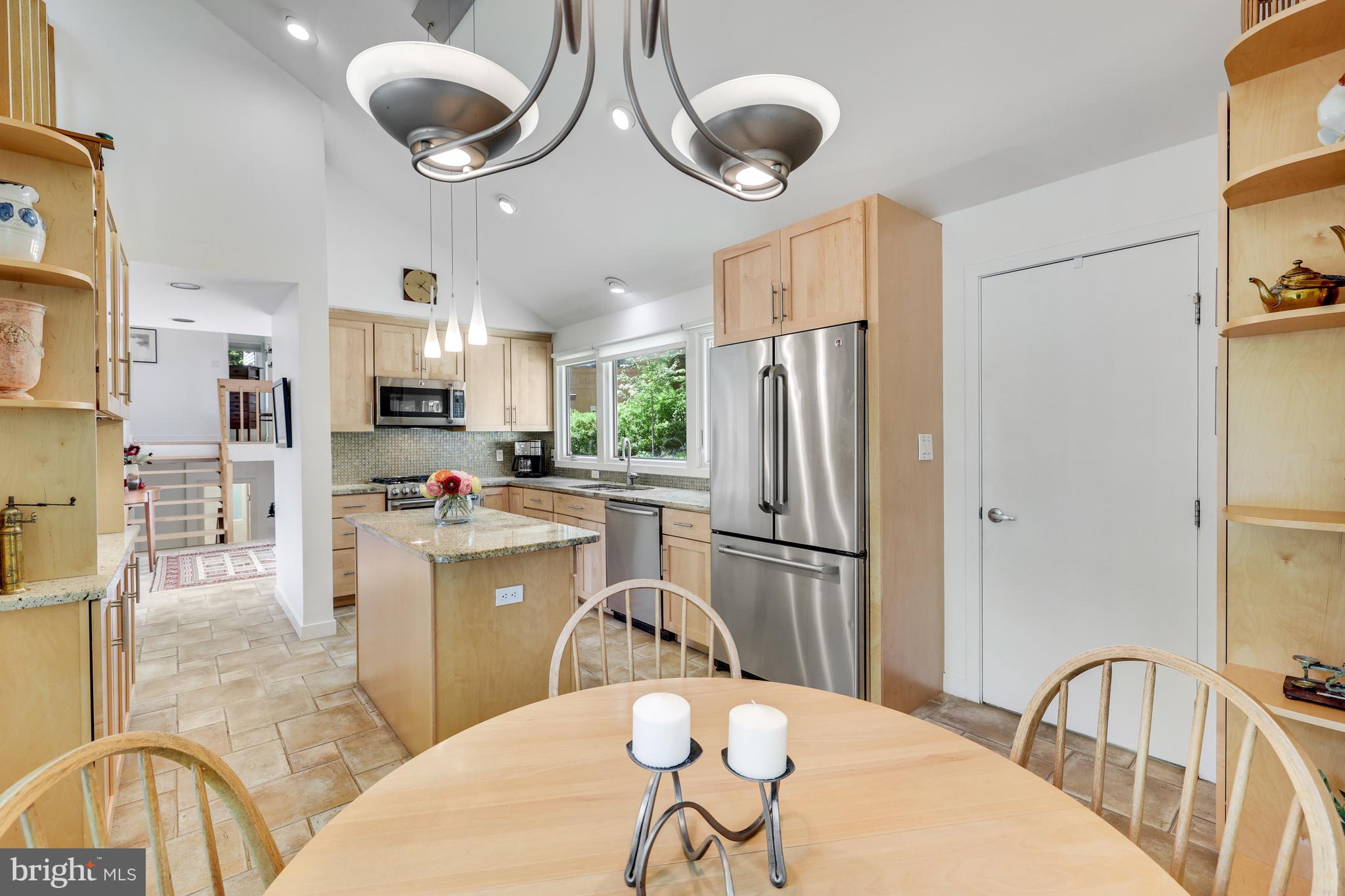 RESTON - Residential