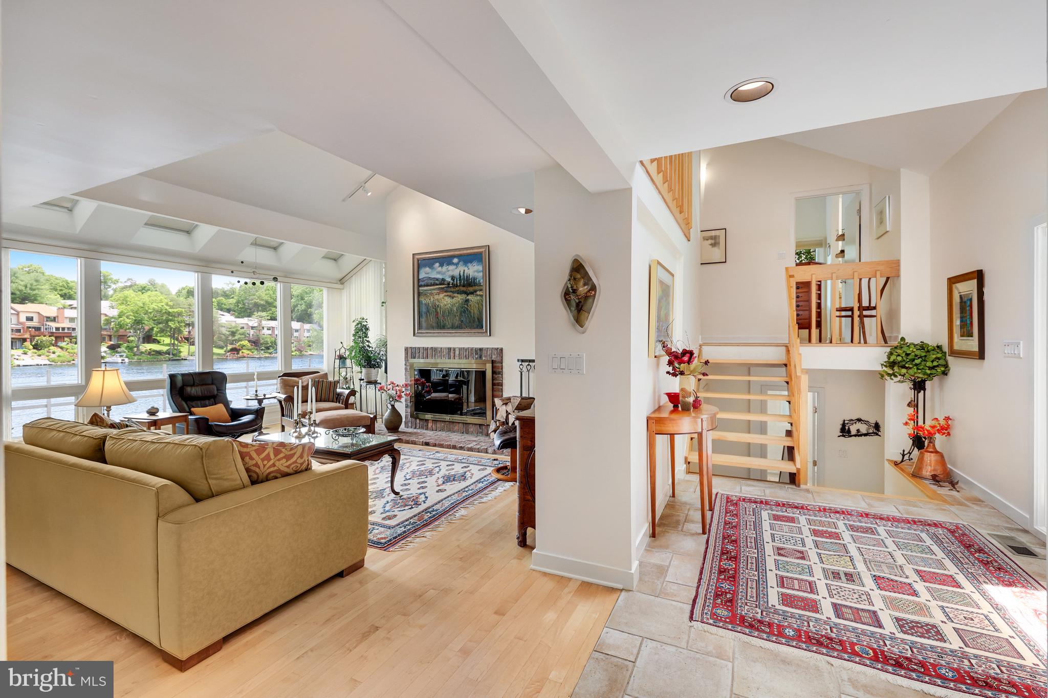 RESTON - Residential