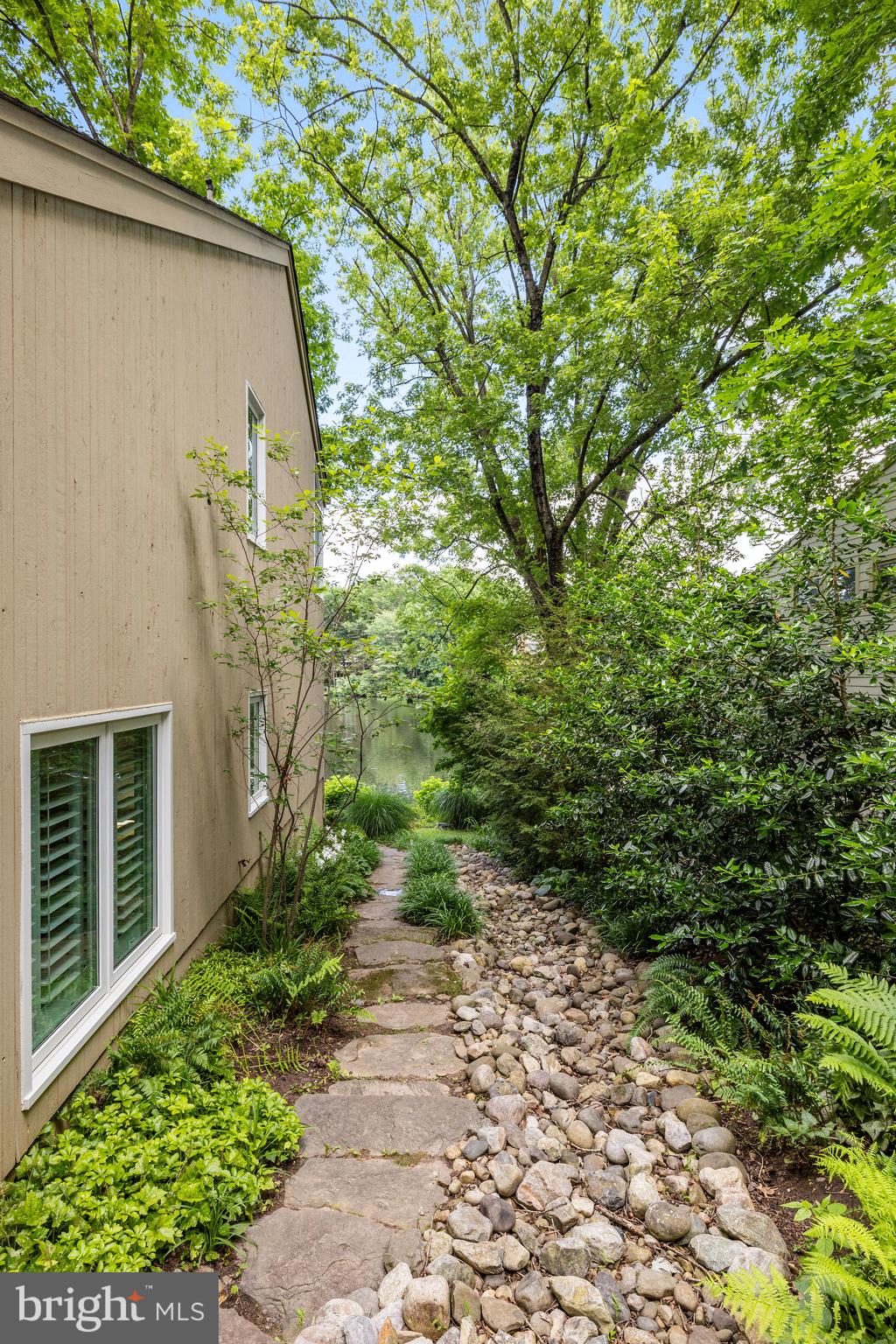 RESTON - Residential