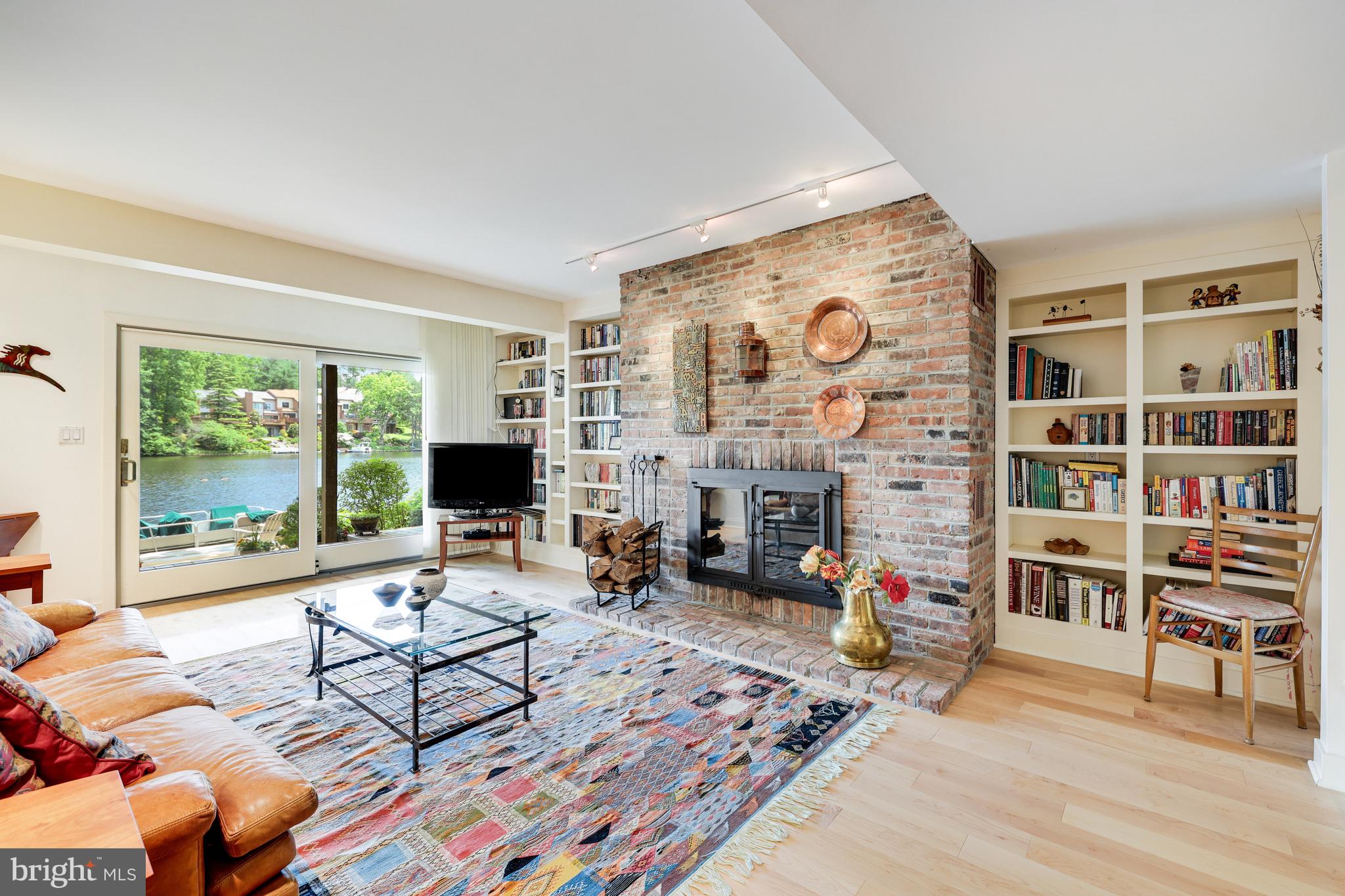 RESTON - Residential