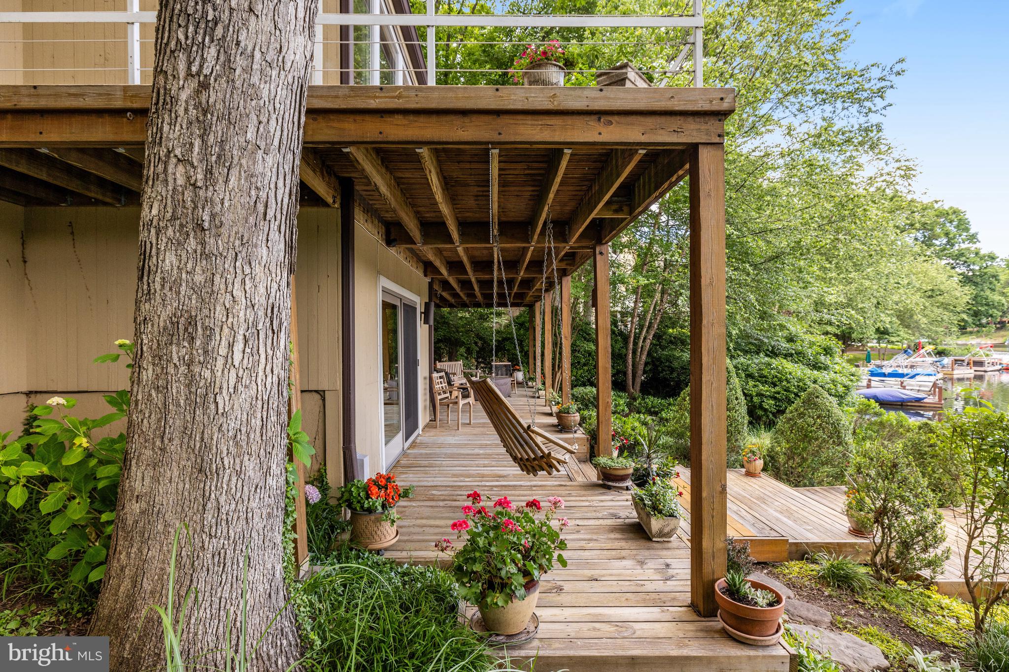 RESTON - Residential