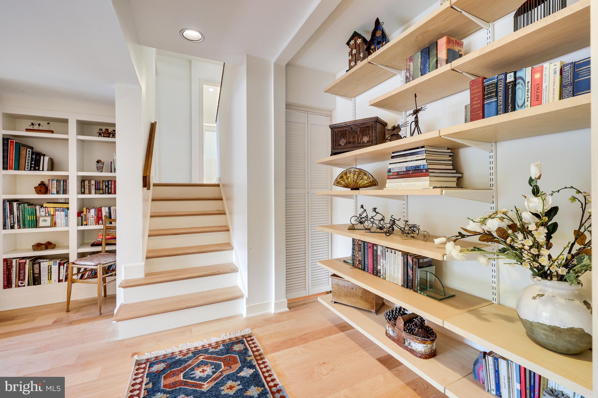 RESTON - Residential