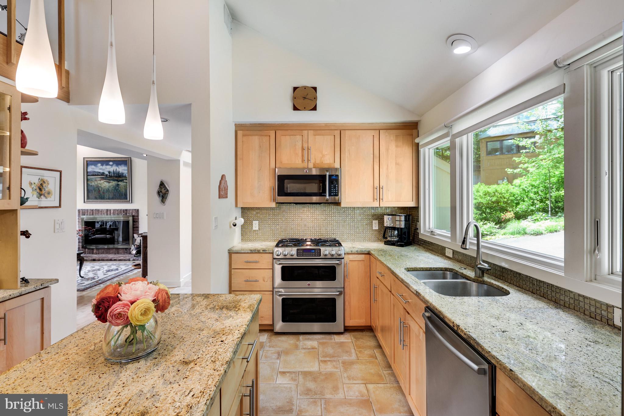 RESTON - Residential