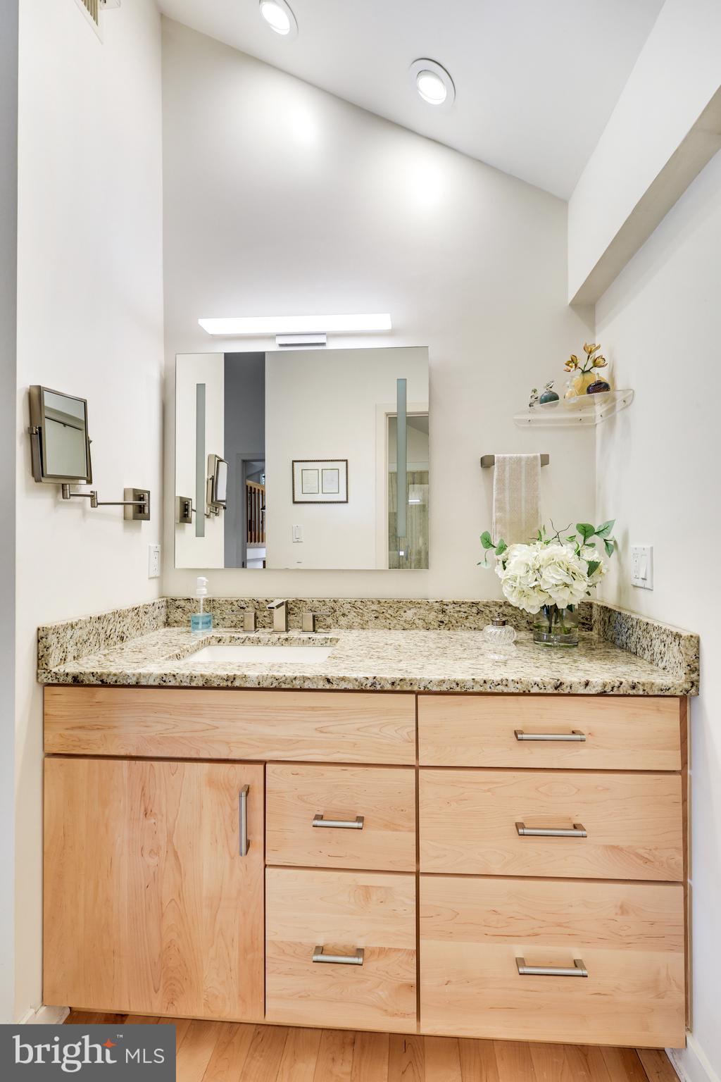 RESTON - Residential