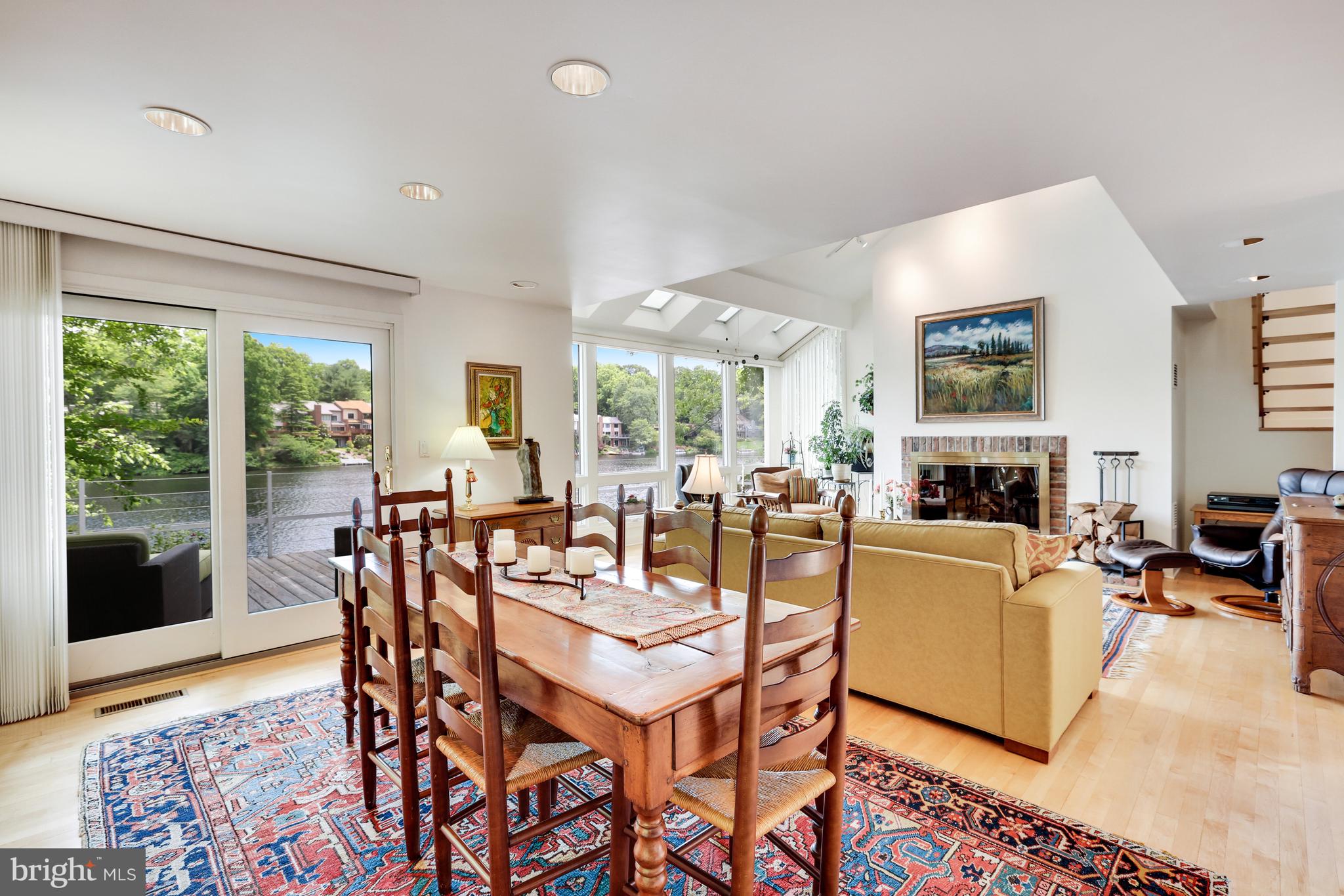 RESTON - Residential