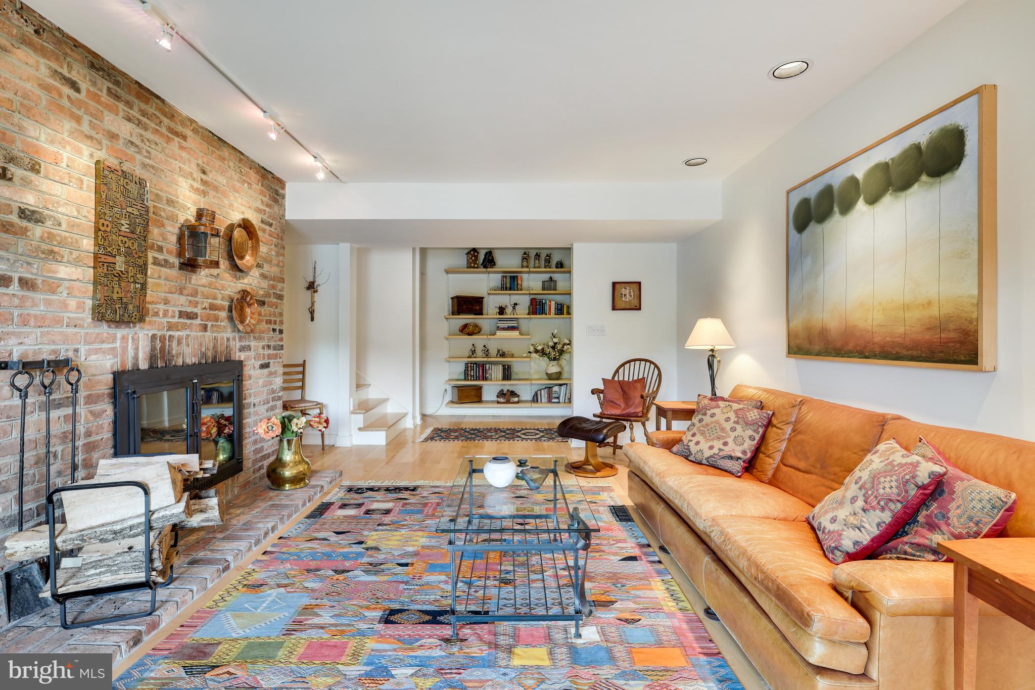 RESTON - Residential