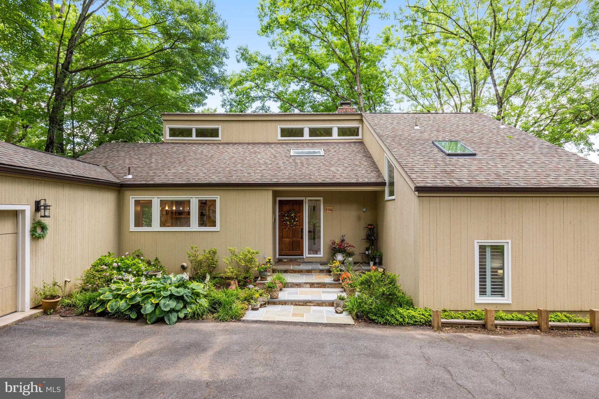 RESTON - Residential